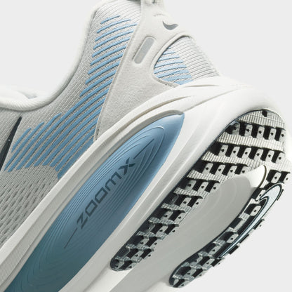 Nike Vomero 18 Gris Brume / Obsidienne Foncée - Blanc Cassé