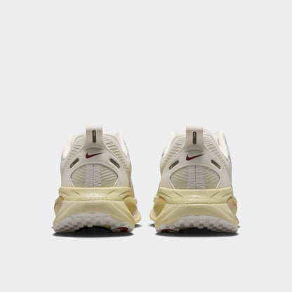Nike Vomero 18 pour Femme Blanc Sommet / Argent Métallisé - Voile