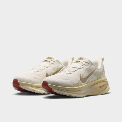 Nike Vomero 18 pour Femme Blanc Sommet / Argent Métallisé - Voile