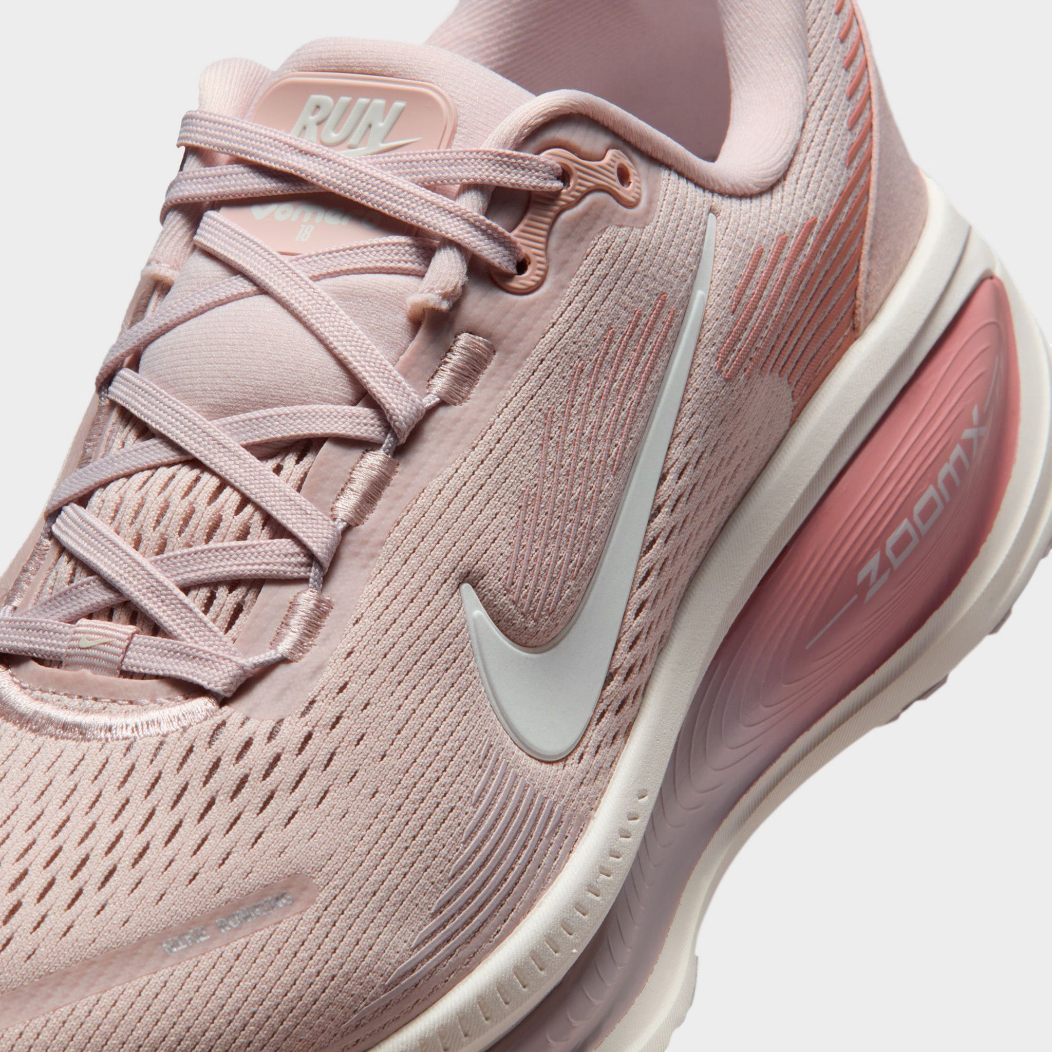 Nike Women's Vomero 18 Silt Red / Chalk - Red Stardust – JD Sports