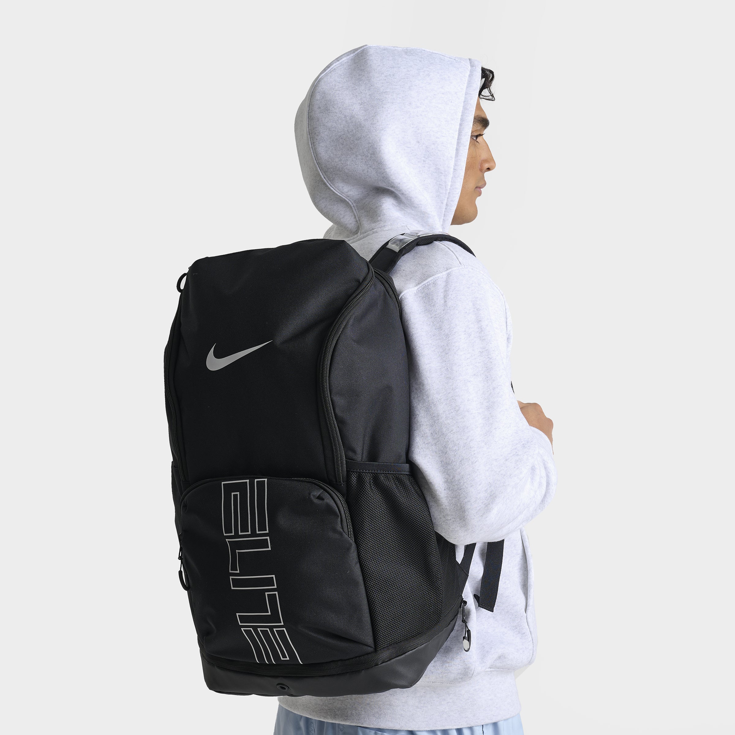 こんちゃ Nike ELITE ブラック リュック Nike Varsity Elite Backpack Black/ Black - Metallic Silver – JD Sports