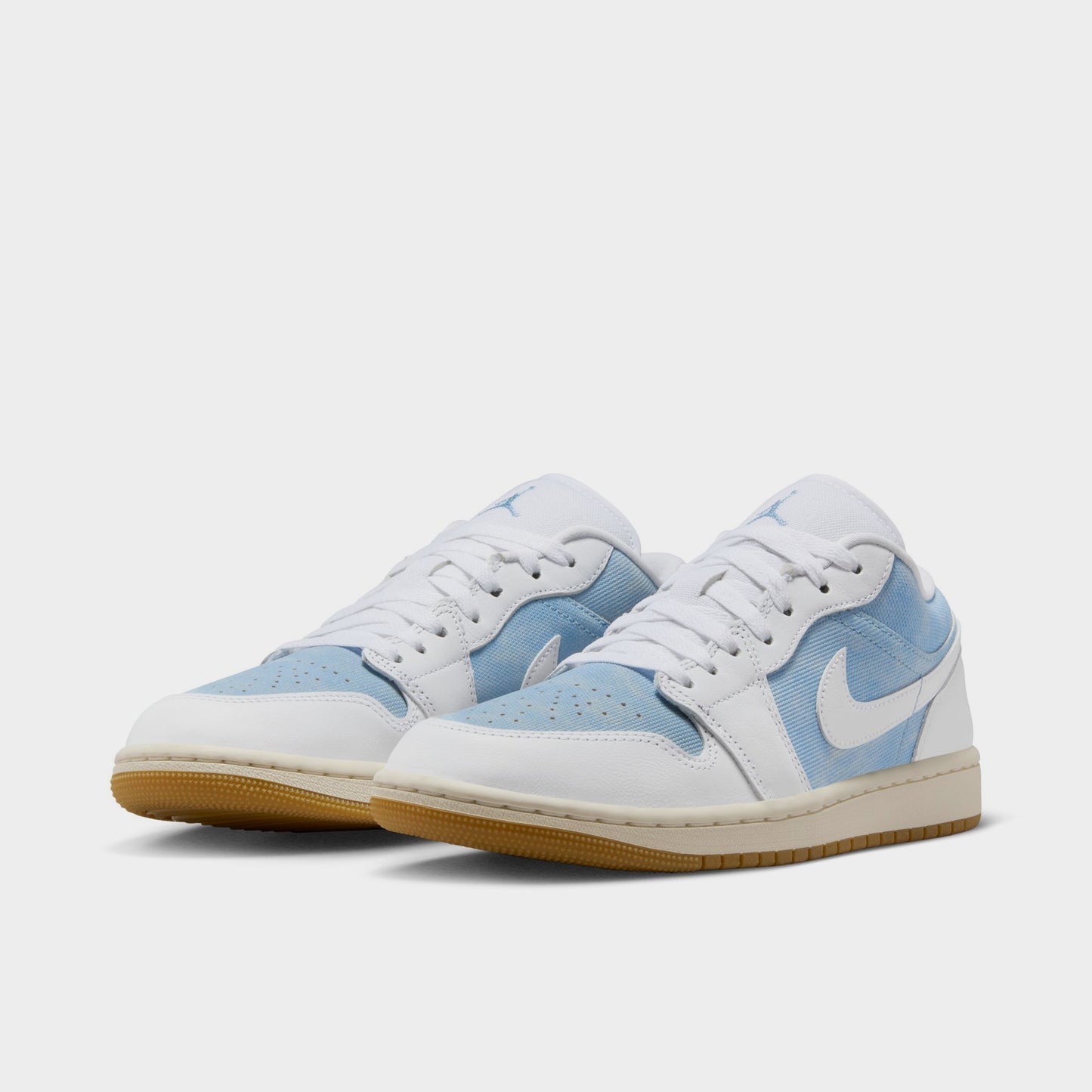 Jordan Women's 1 Low SE Worn Blue / White - Gum Light Brown