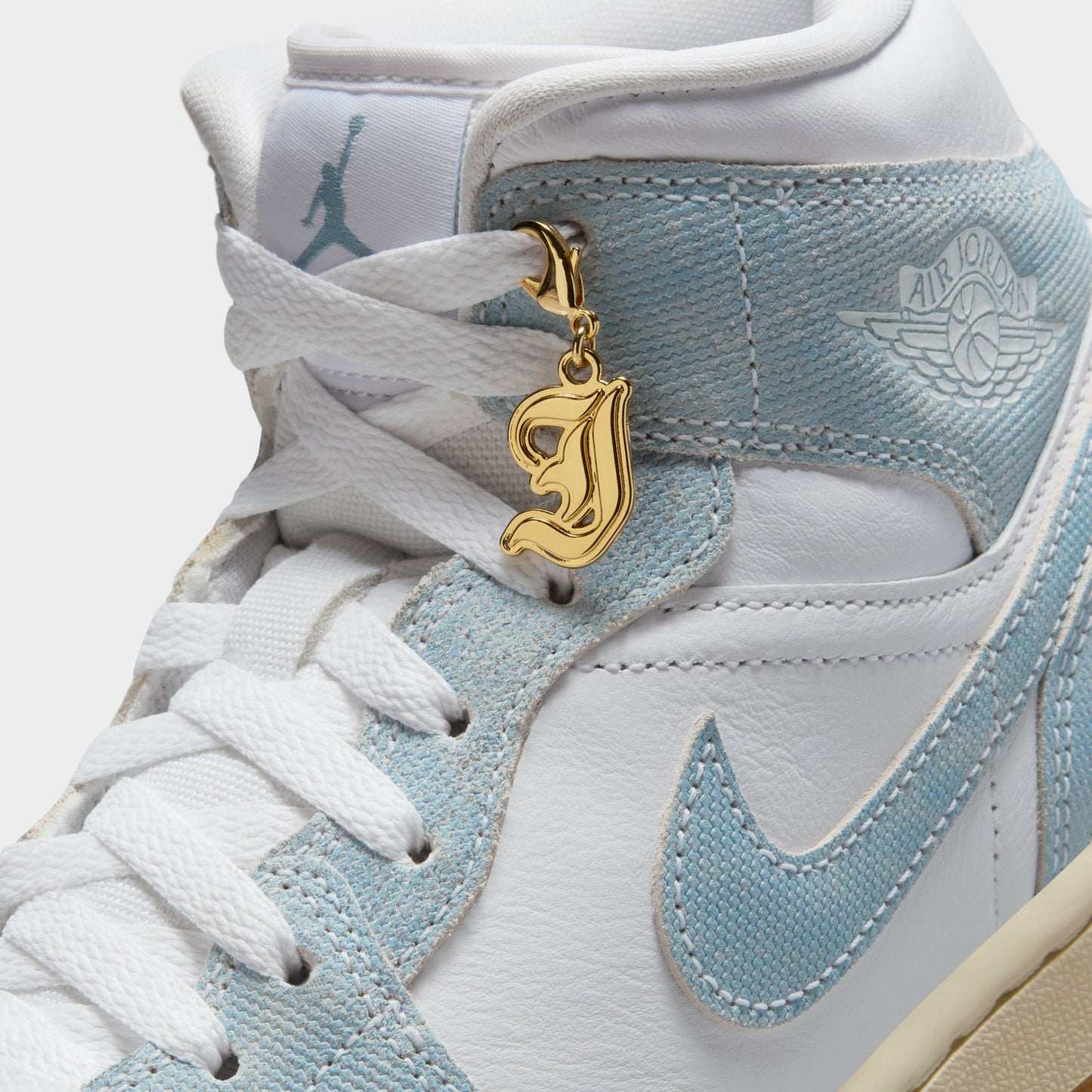 Jordan Women's 1 Mid SE White / Worn Blue - Sail