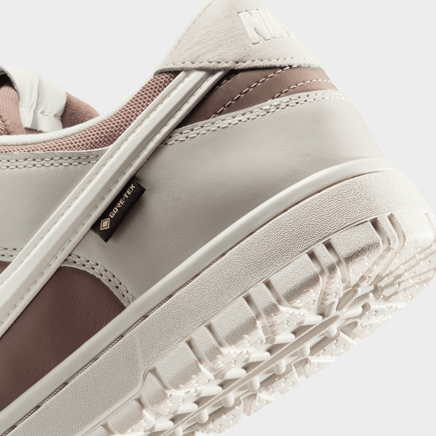 Nike Dunk GTX Tan / Brown - White