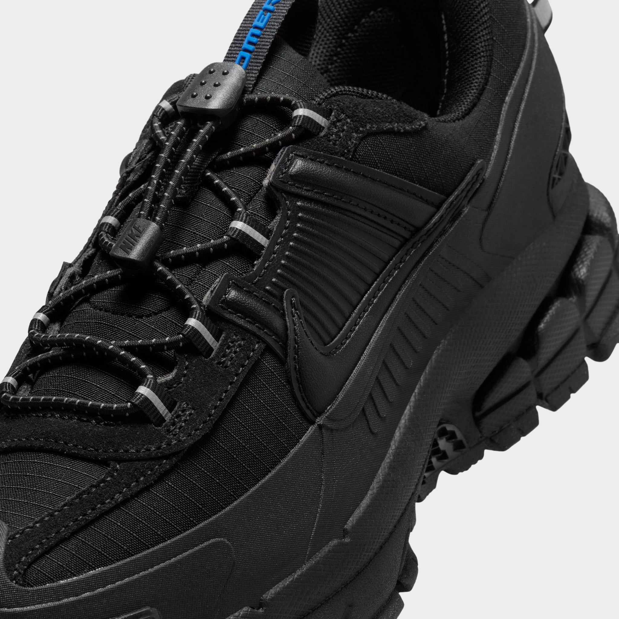 Nike Women's Zoom Vomero Roam Black / Black - Black – JD Sports