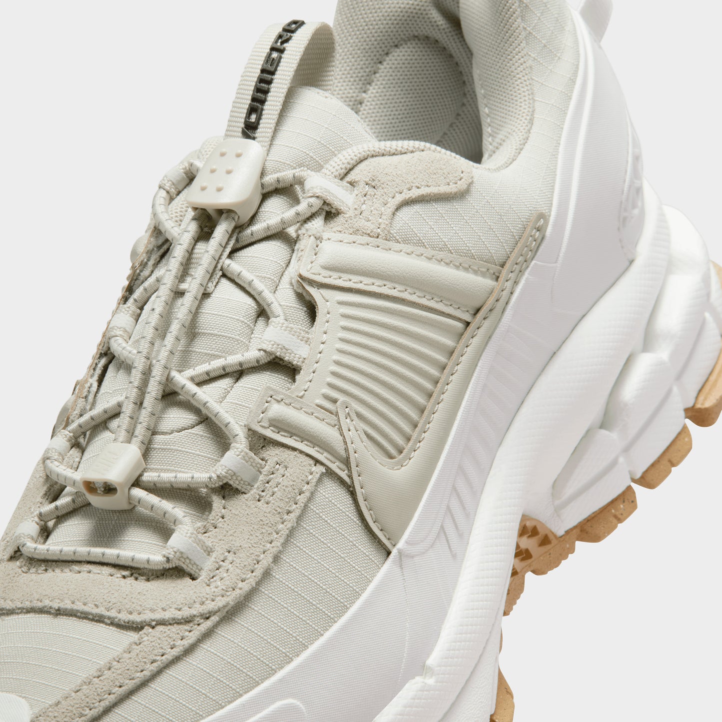 Nike Women's Vomero Roam Sail / Light Stone - Gum