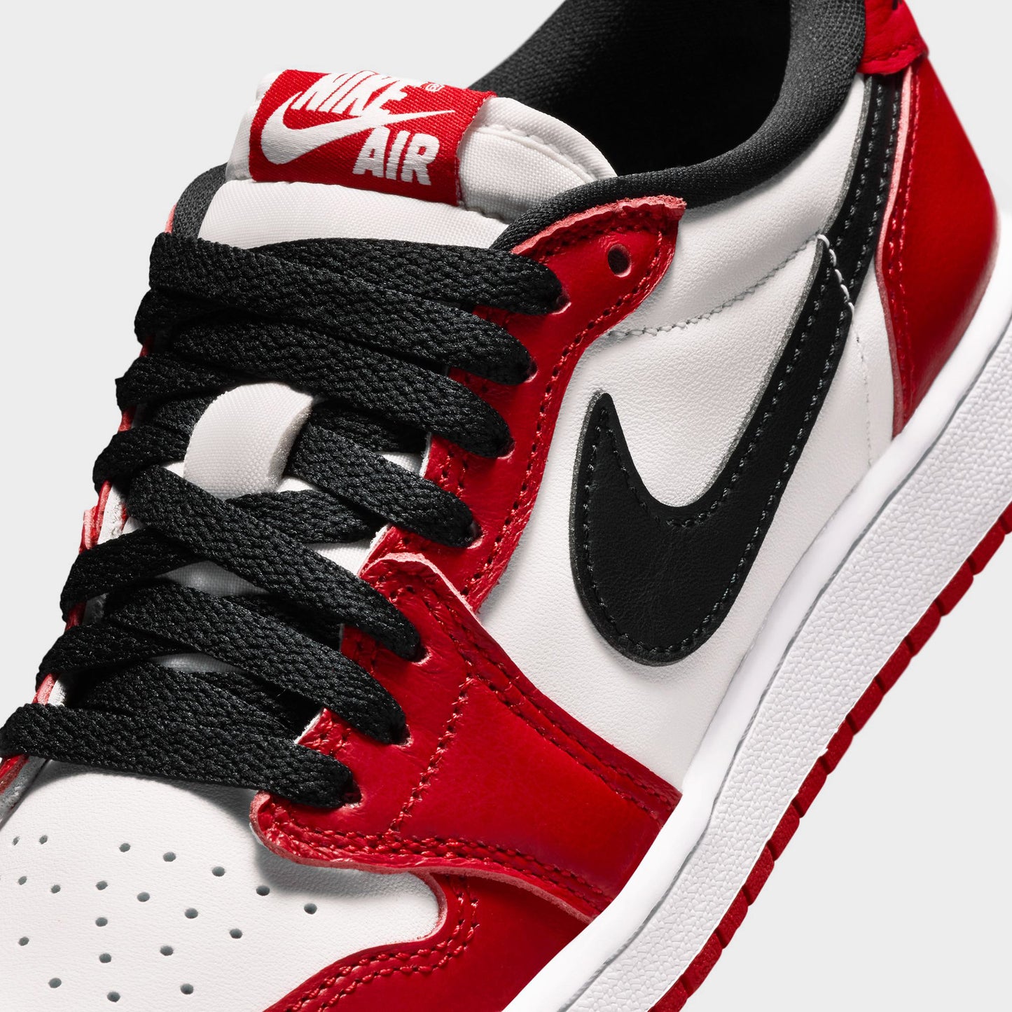 Jordan 1 Retro Low GS Varsity Red / Black - Summit White