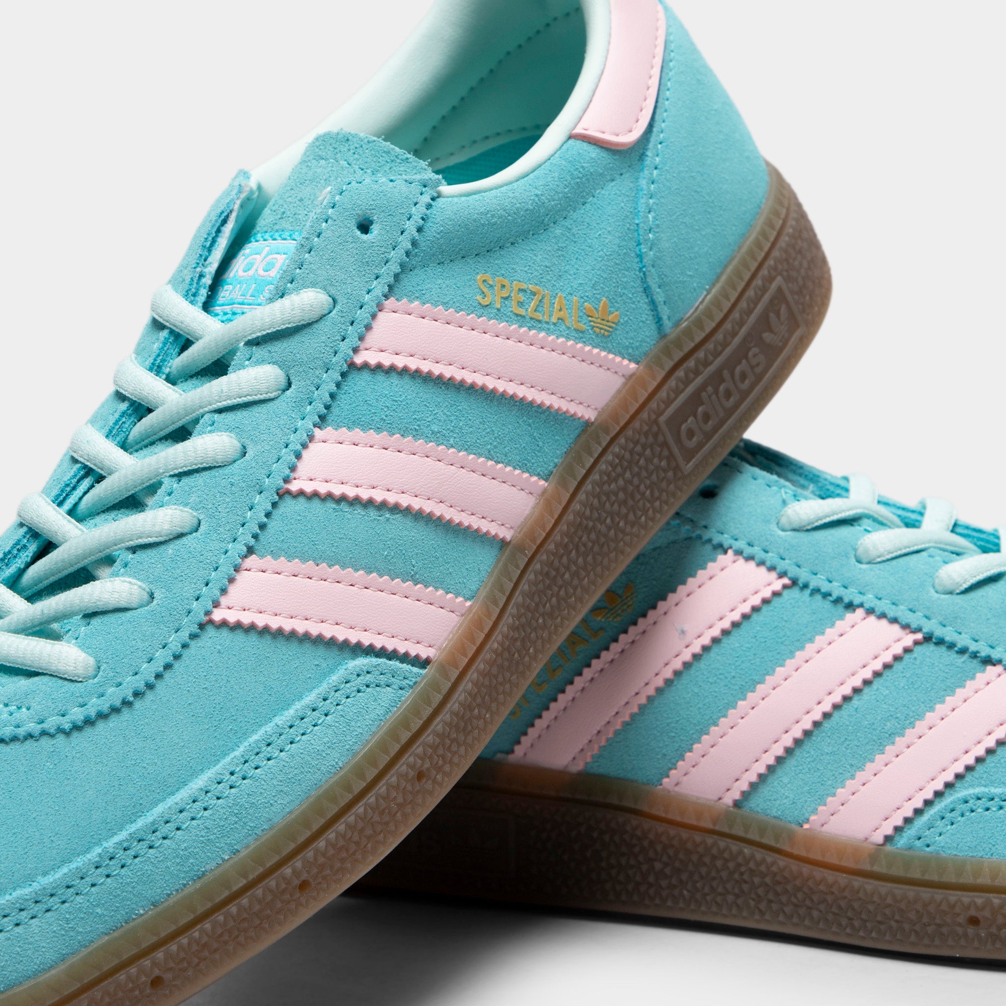 adidas【新品】★完売レアサイズ★Handball Spezial adidas Handball Spezial Pulse Aqua / Clear Pink - Gum – JD Sports