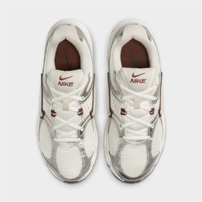Nike Women's V5 RNR Salt / Light Orewood Brown - Fauna Brown top view, cream sneakers showing laces, mesh uppers and brown interior lining.