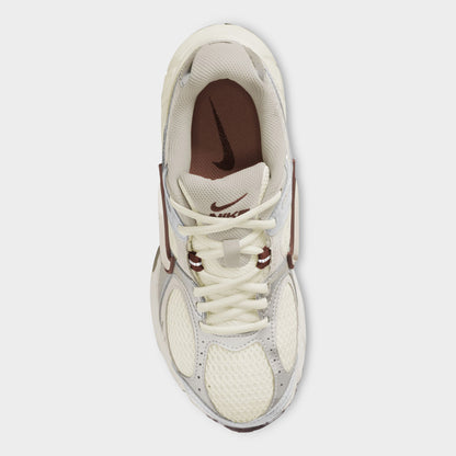 Nike Women's V5 RNR Salt / Light Orewood Brown - Fauna Brown top view, cream sneaker showing white laces, mesh toe box and brown lining.