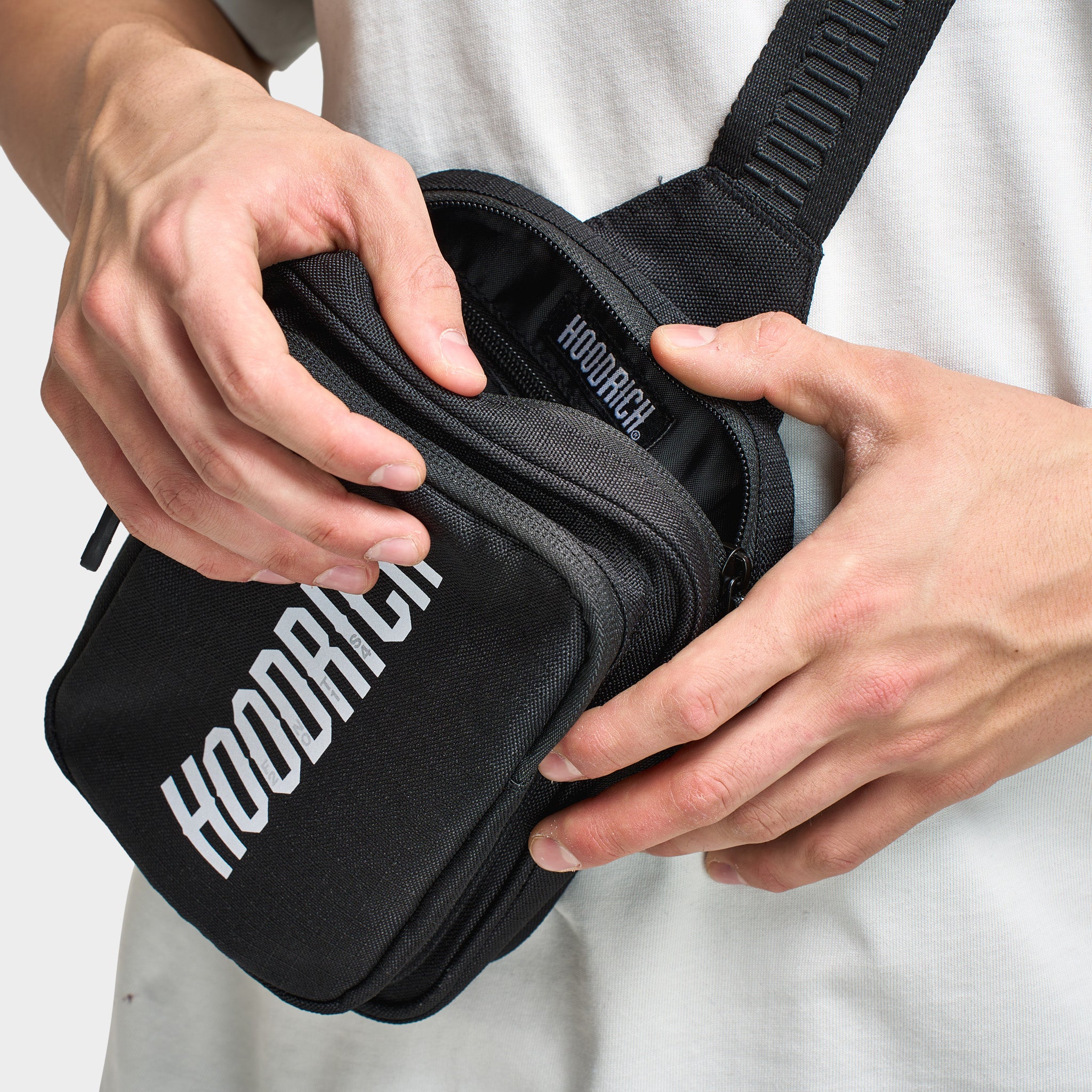 Hoodrich Shade Oversized Clip Mini Bag Black / Reflective – JD Sports