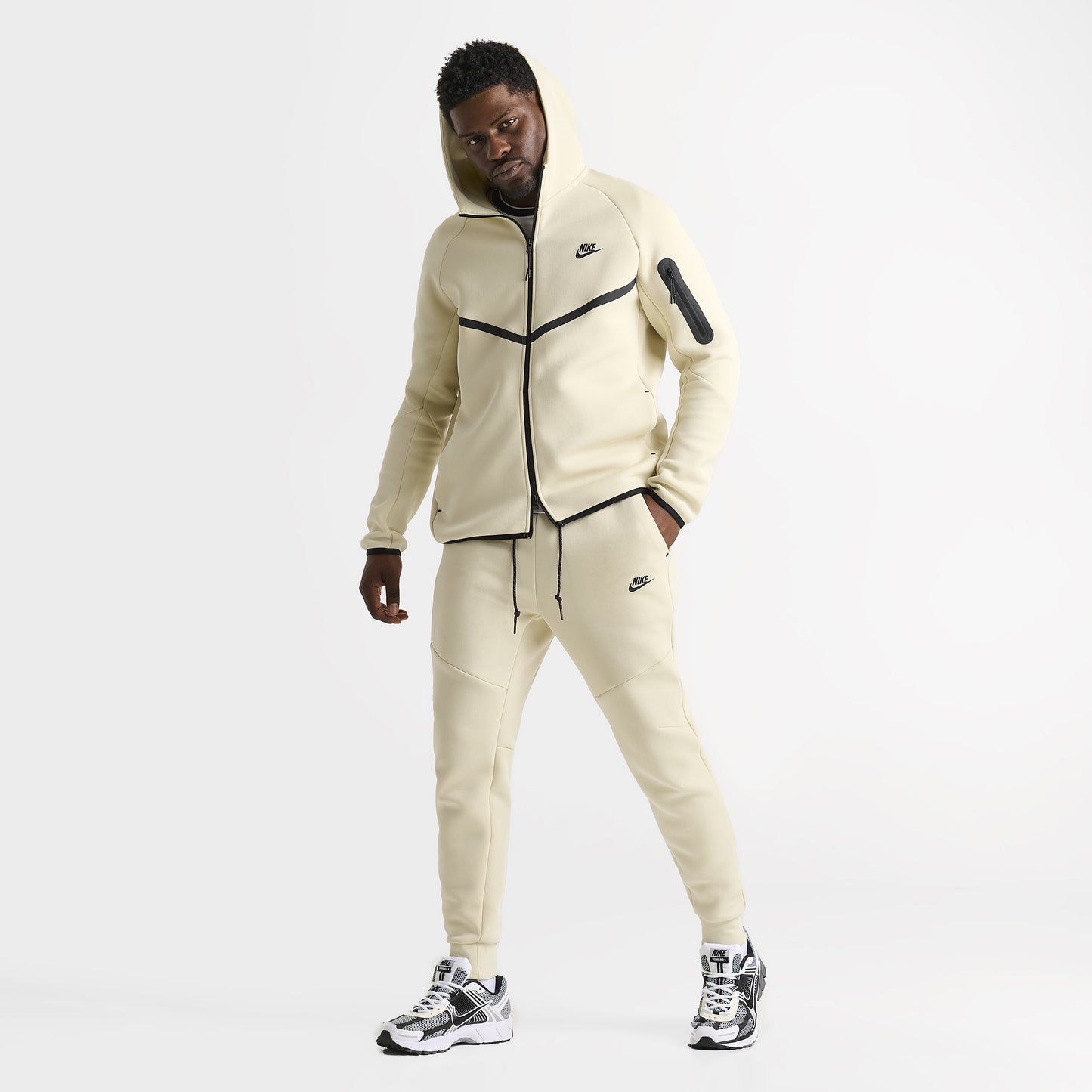 Nike Tech Fleece Joggers Light Khaki / Black