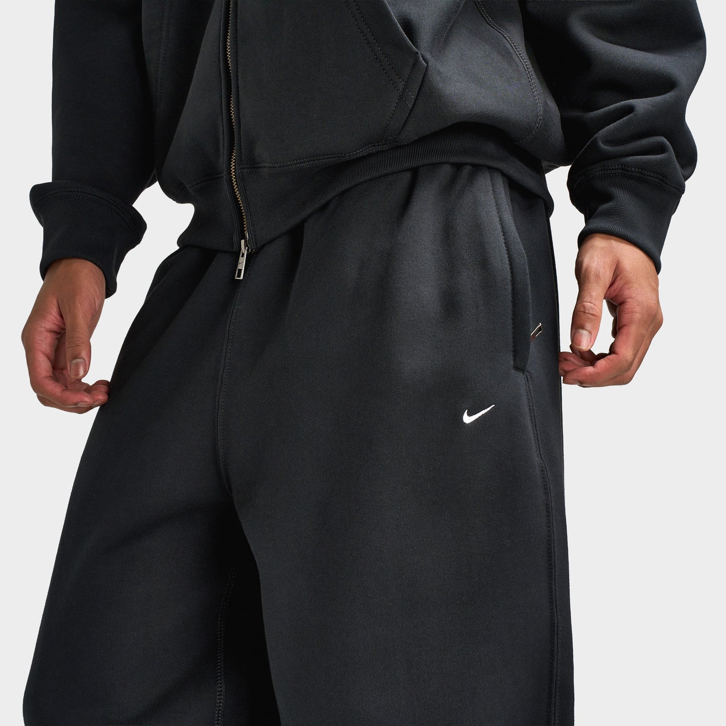 Nike Solo Swoosh Fleece Pants Black / White