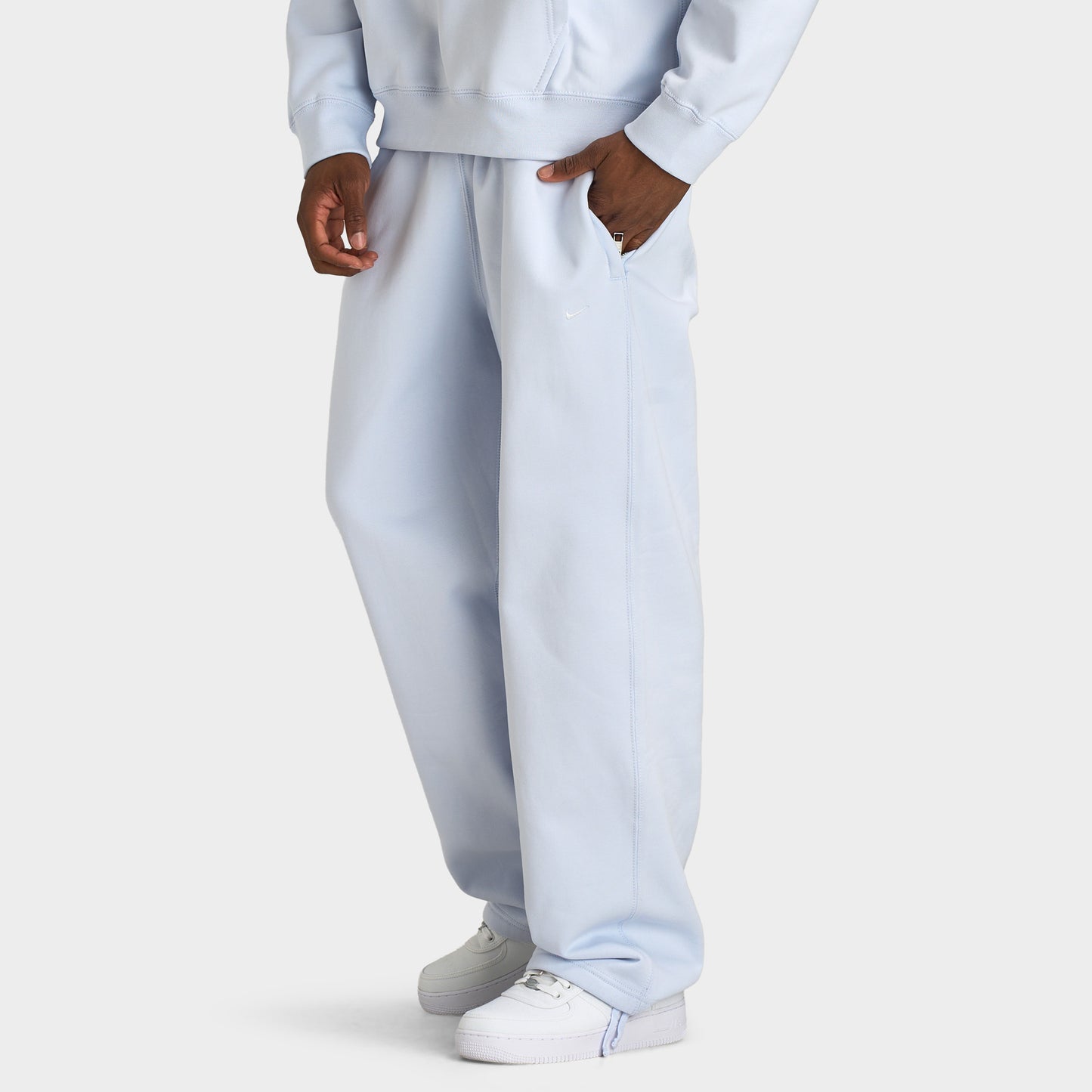 Nike Solo Swoosh Pantalon à ourlet ouvert / Gris football