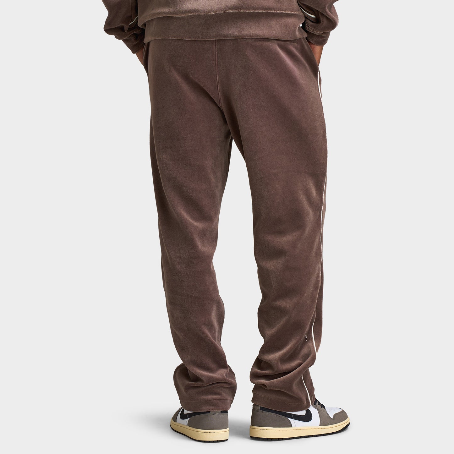 Jordan Men's Brooklyn Track Pants / Brown