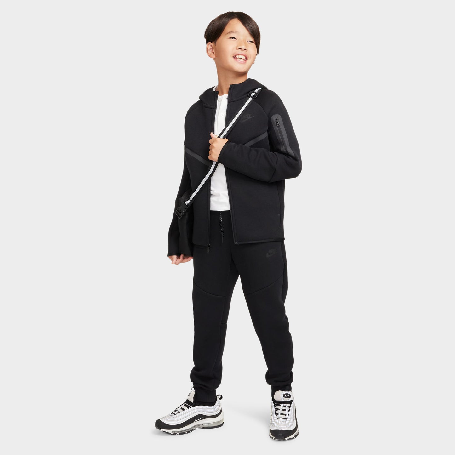 Nike Sportswear Junior Boys' Tech Fleece Jogger / Black