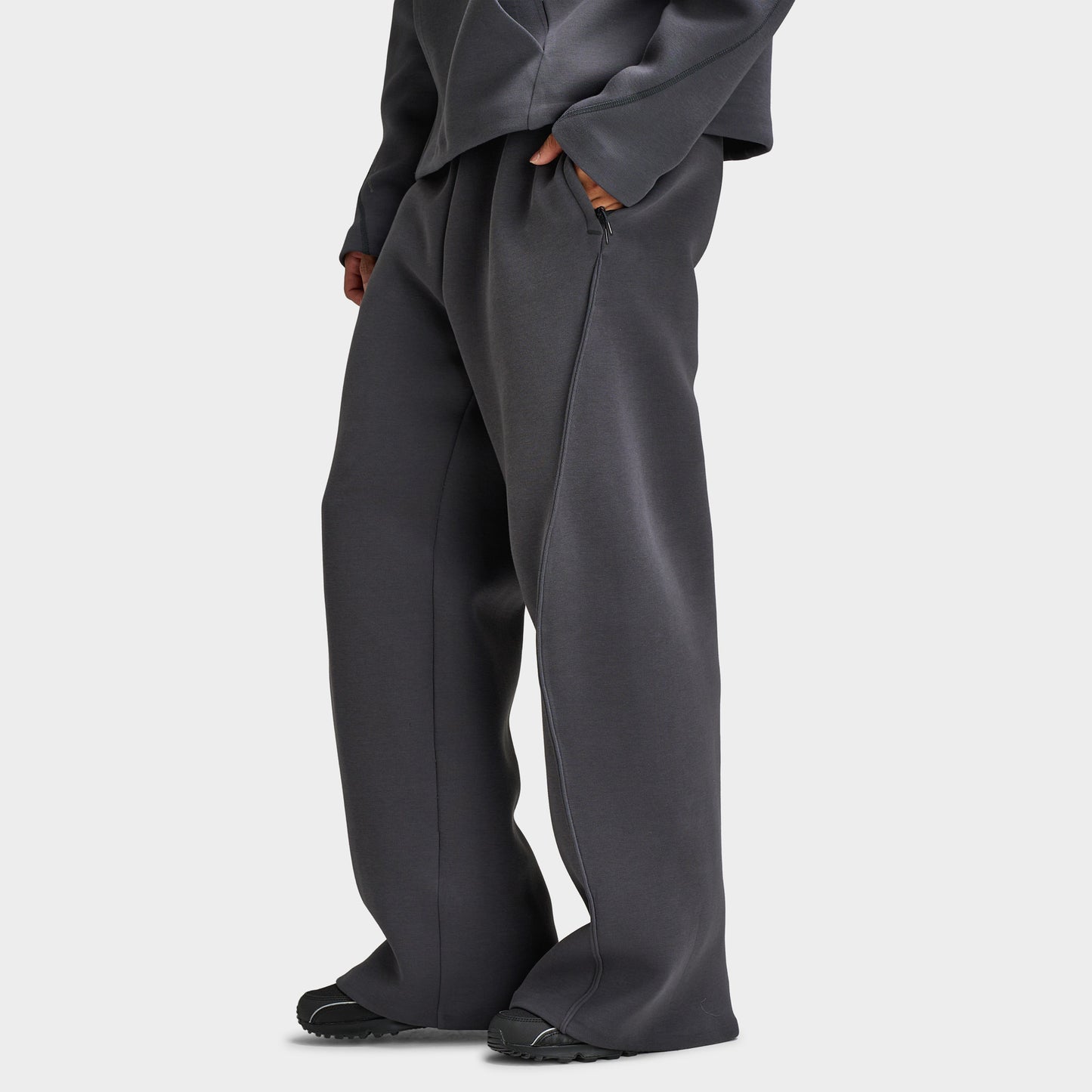 Nike Tech Fleece Loose-Fit Open Hem Pants / Anthracite