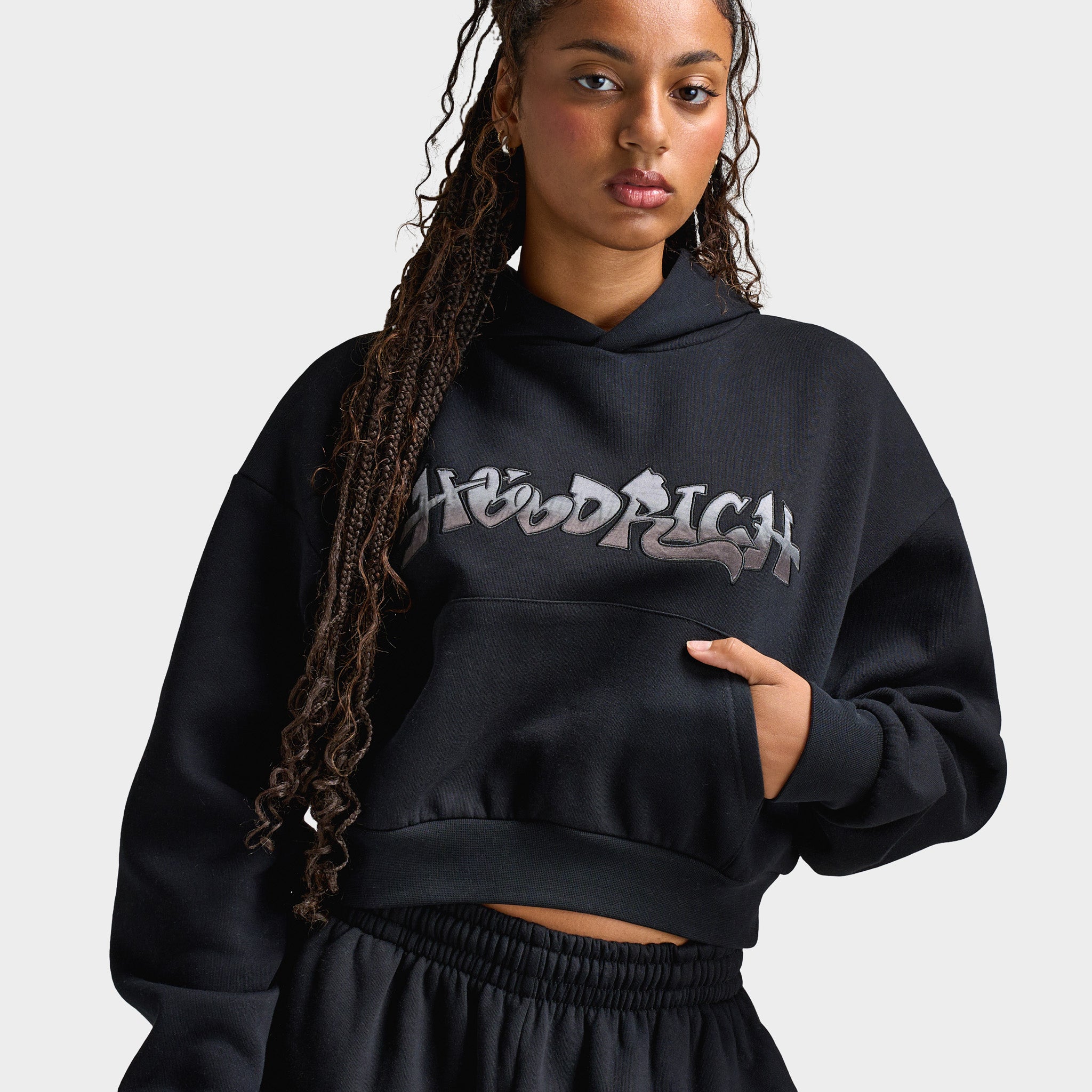womenhoodロゴスウェット Hoodrich Women's Boxy Hoodie With Satin Applique Black / Black