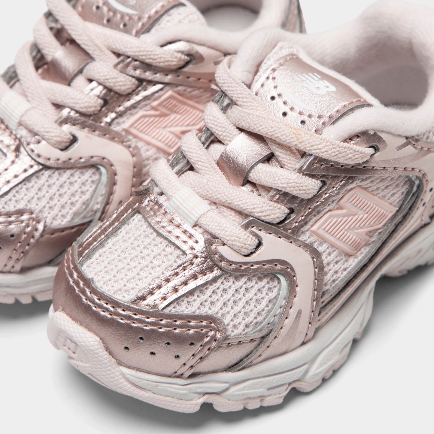 New Balance 530 pour bébés Rose coquillage / Rose vif