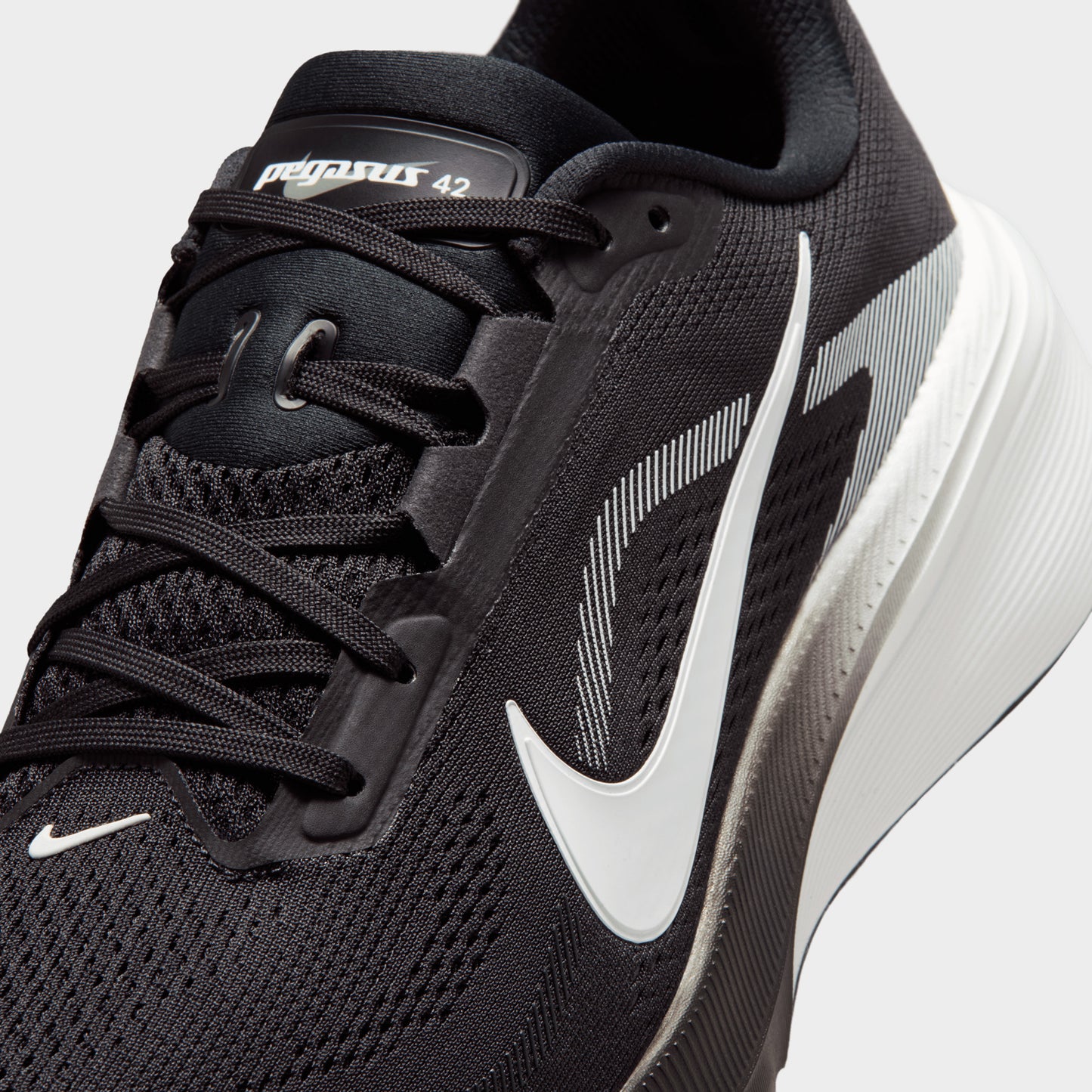 Nike Pegasus 42 Black / White - Photon Dust