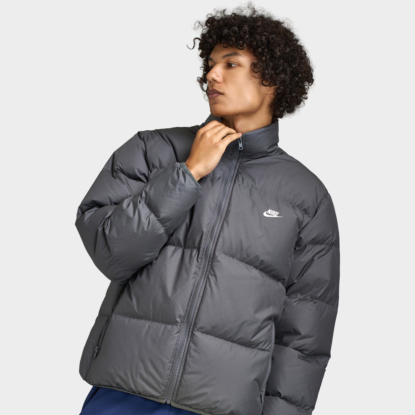Nike Sportswear Club Hommes Therma-FIT Veste Puffer 650 Gris Fer / Blanc