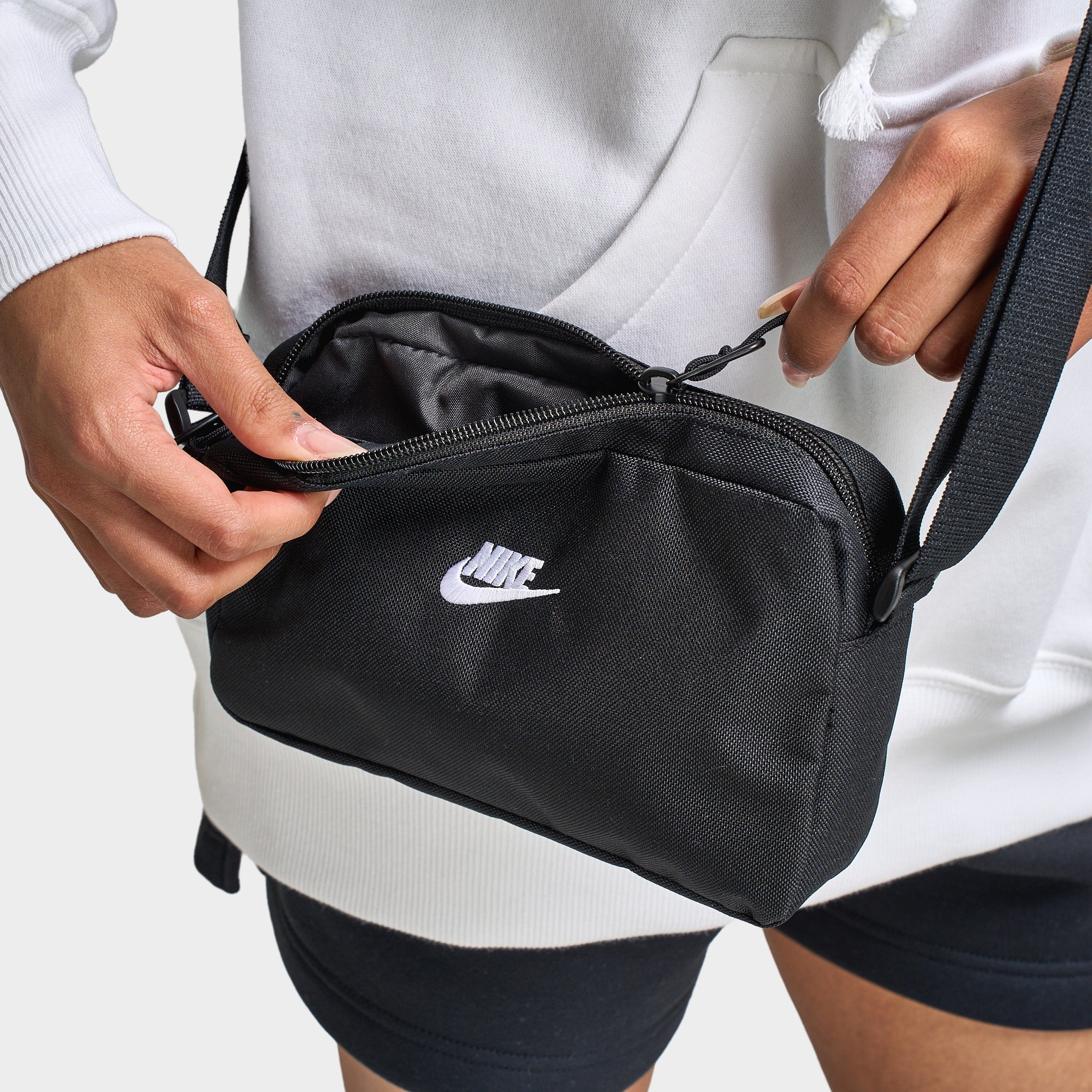 Nike Heritage Crossbody Bag 2.0 Black / White – JD Sports
