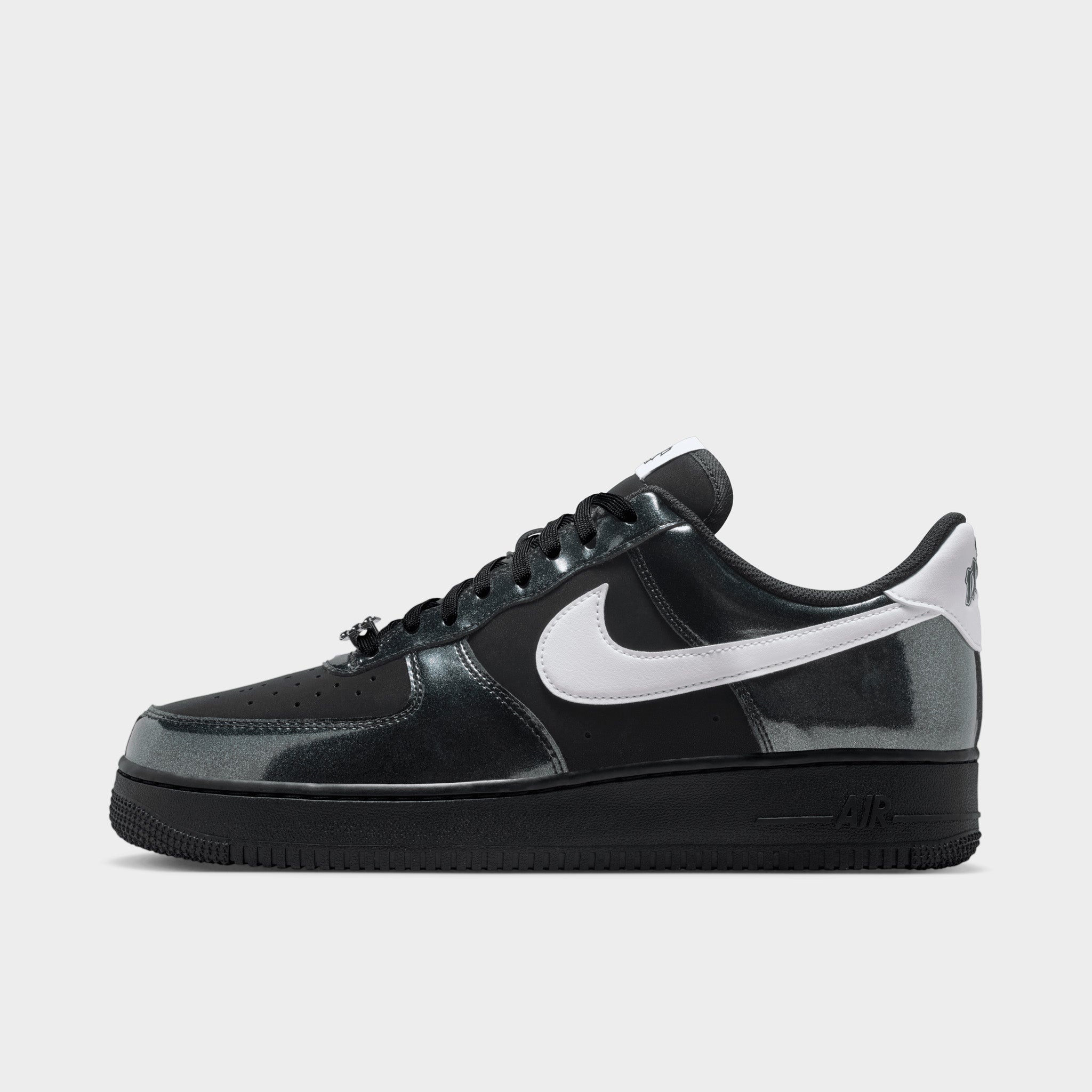 エアブロア Nike Air Force 1 '07 LV8 Black / White – JD Sports