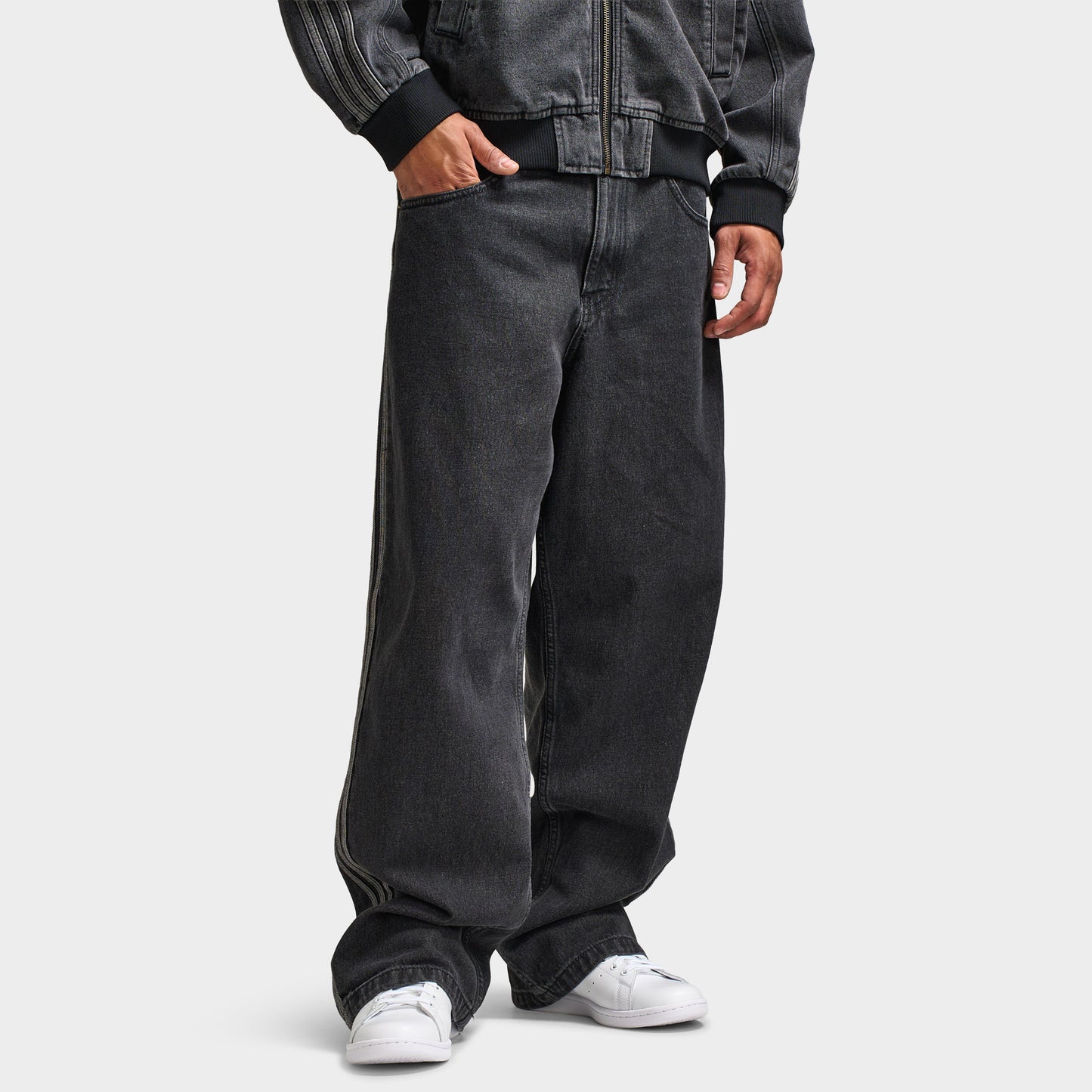 adidas SST Jeans Straight Leg / True Black Denim