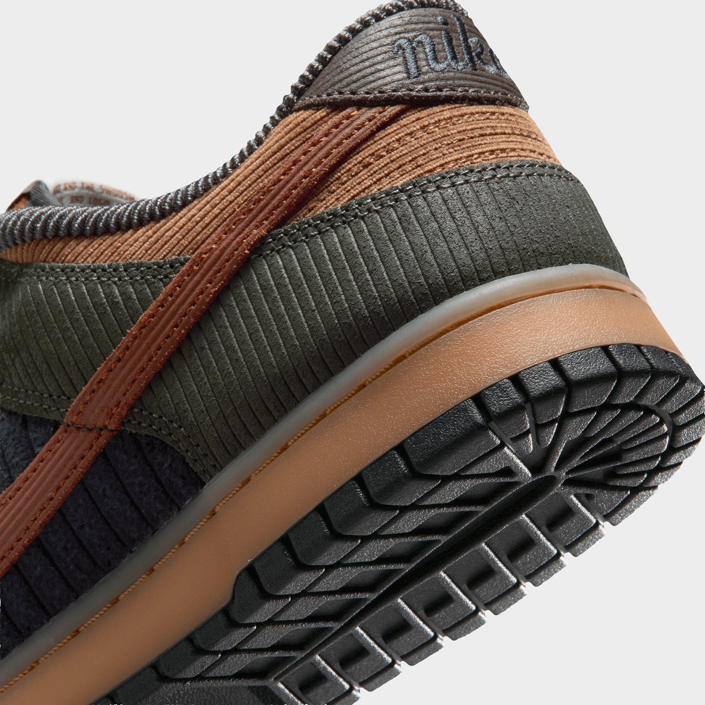 Nike Dunk Low Retro PRM Lt British Tan / Cinnamon