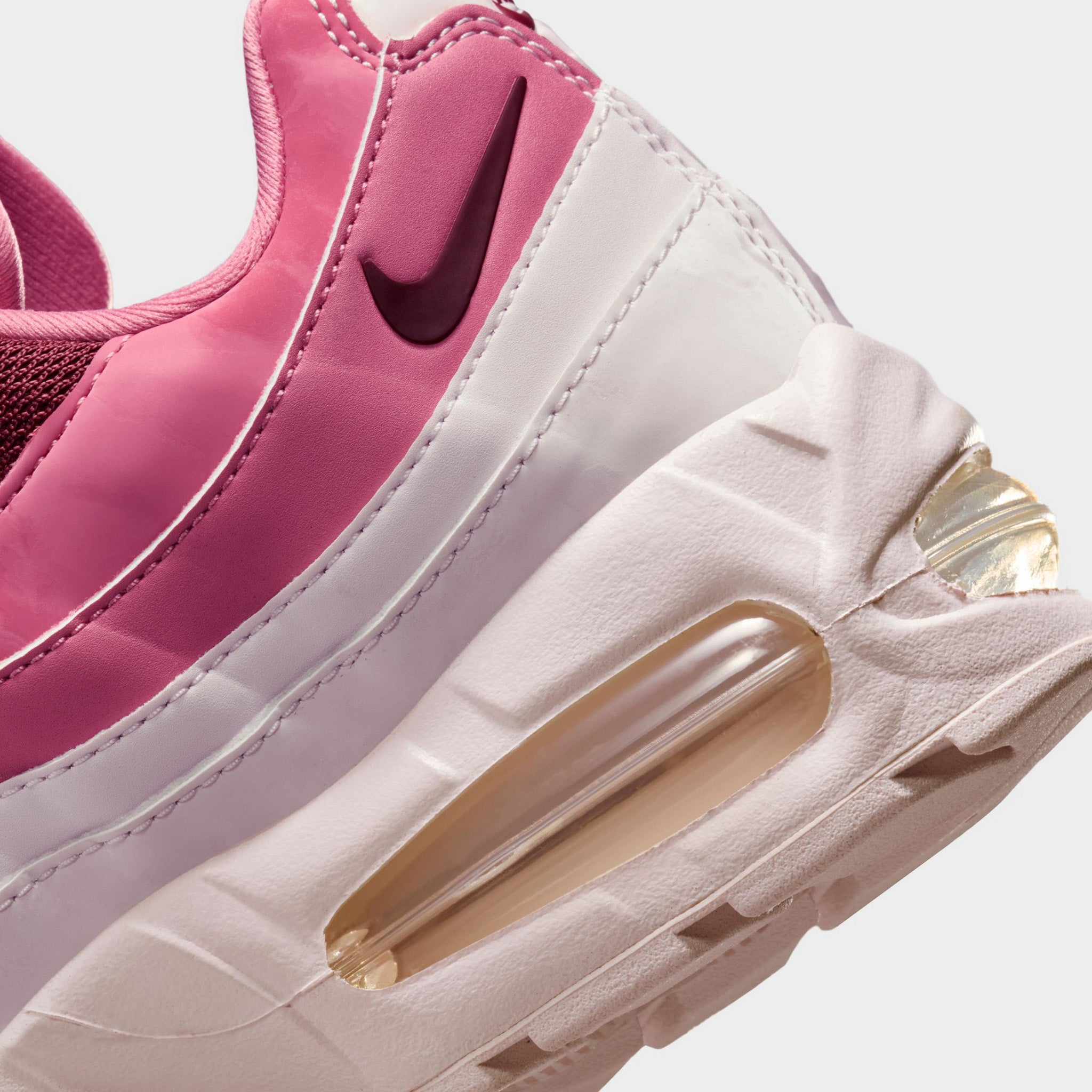 nike air max 95 se trainers in pink