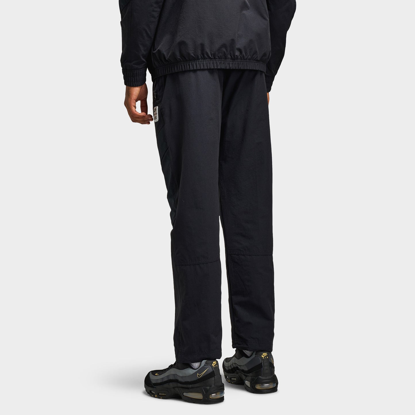 Nike Air Max Men's Woven Cargo Pants / Black