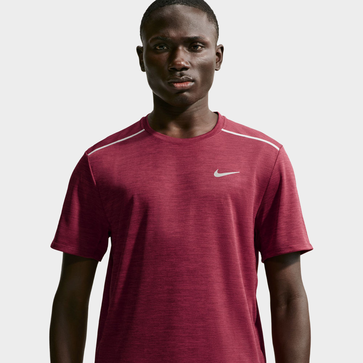 Nike Dri-FIT UV Miler T-shirt / Rouge Résistant