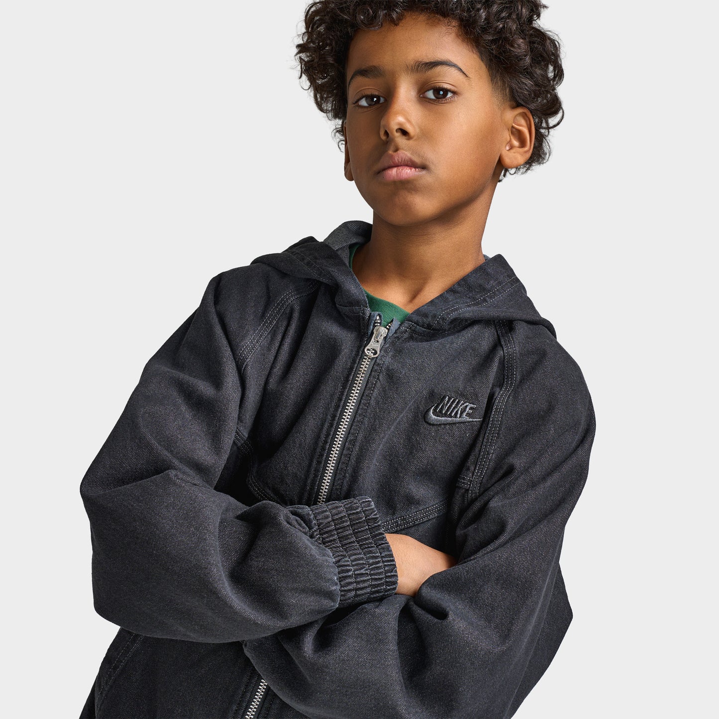 Nike Junior Veste à capuchon entièrement zippée en jean Garçon Noir / Anthracite