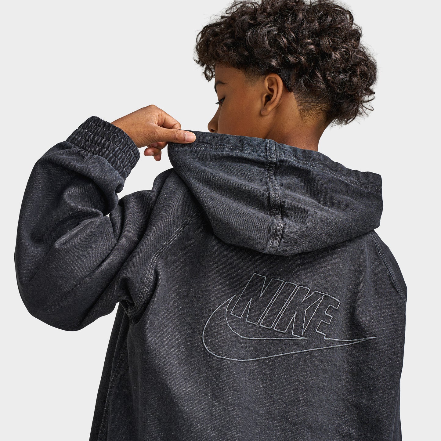 Nike Junior Veste à capuchon entièrement zippée en jean Garçon Noir / Anthracite
