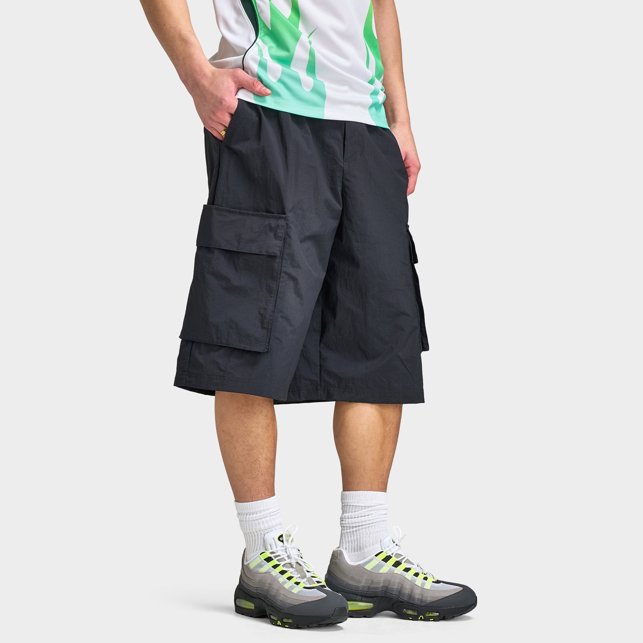 Nike Sportswear Club Oversized Cargo Shorts / Black – JD Sports