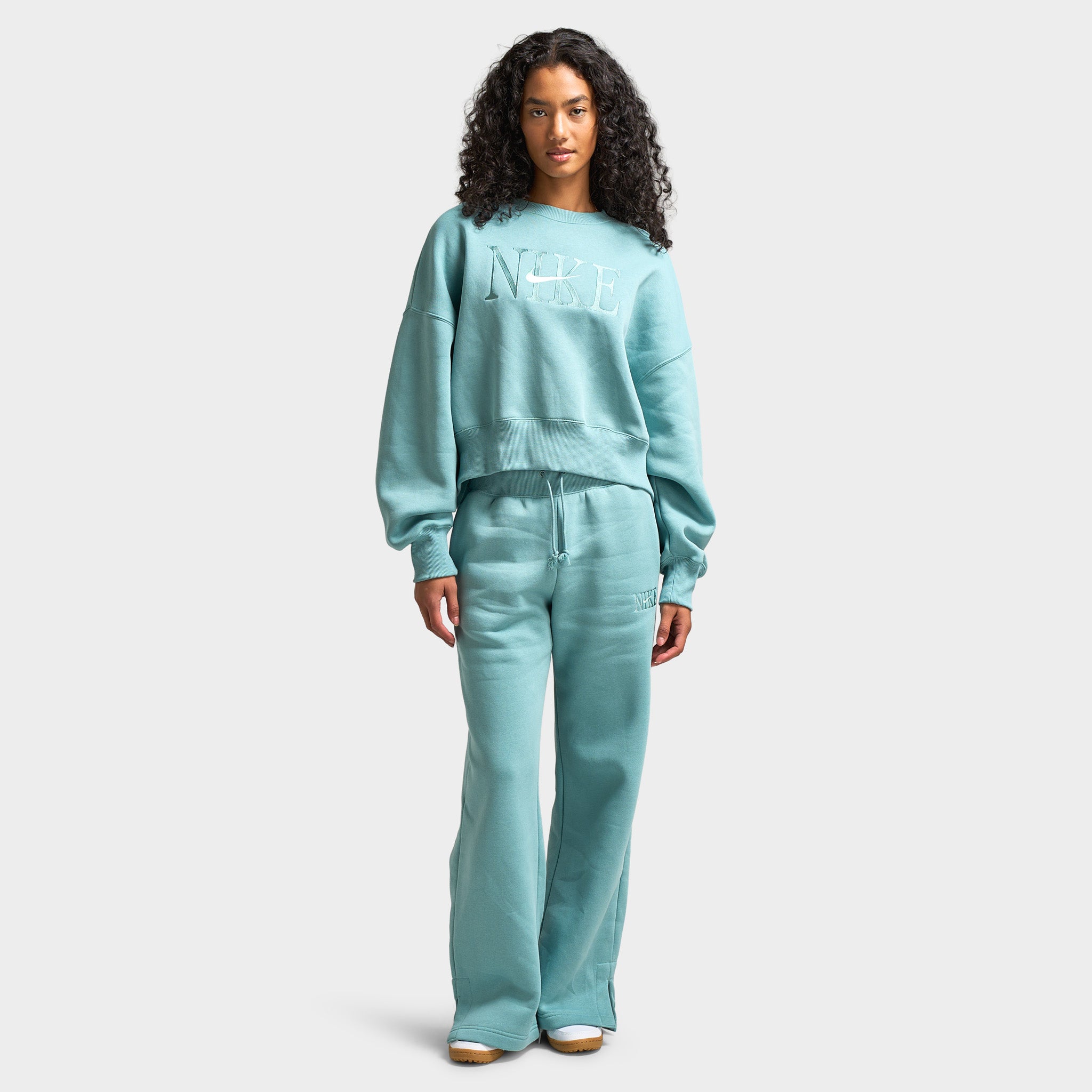 Nike Sportswear Women's Phoenix Fleece Oversized Crewneck Cannon