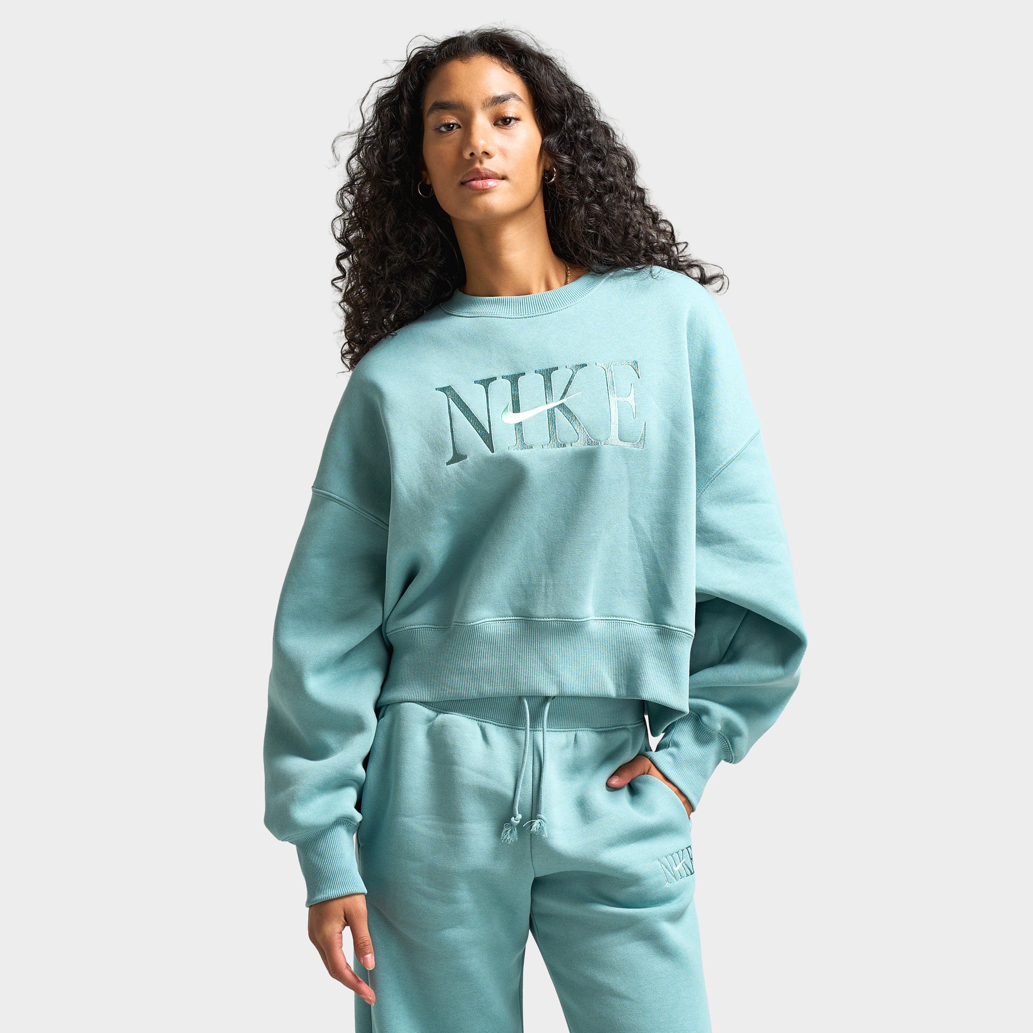 Nike Sportswear Women's Phoenix Fleece Oversized Crewneck Cannon