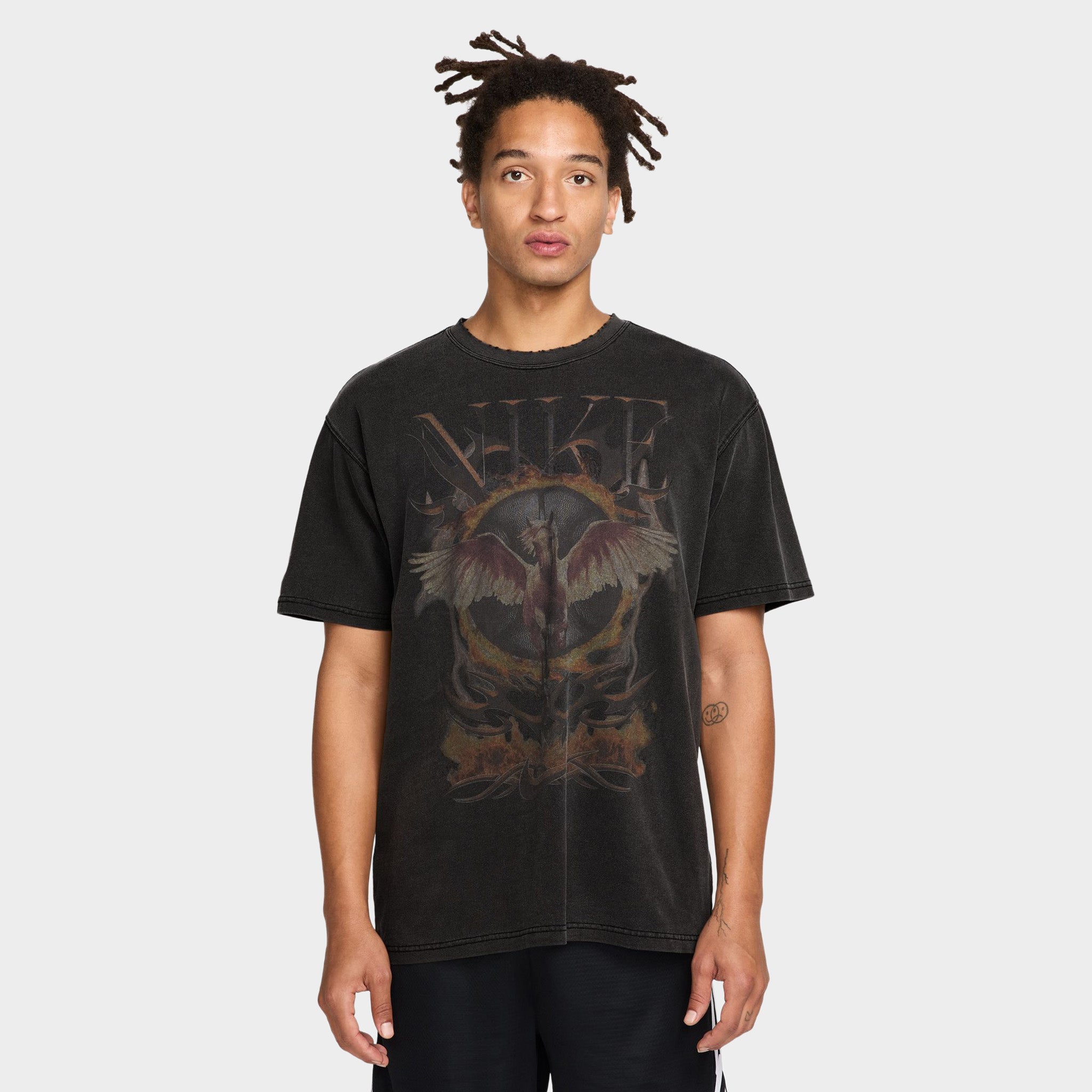 Number_M200 Nike Graphic Tee M90 OC Loose F1 / Black – JD Sports
