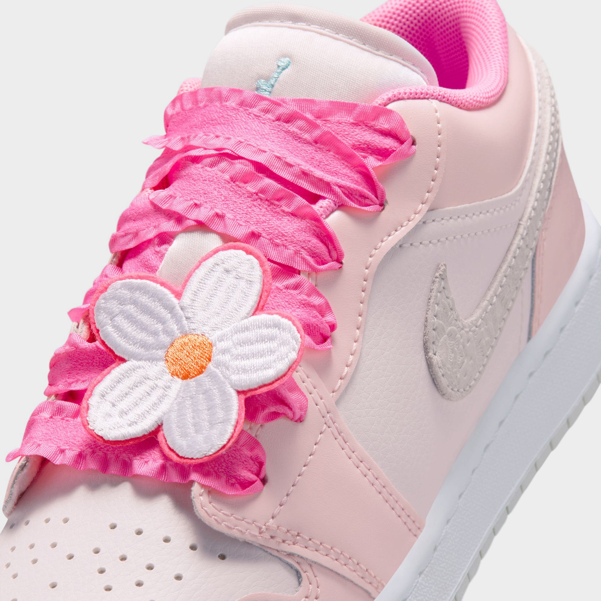 Jordan 1 Low SE GS Pink Bloom / Pink Glow - Pearl Pink – JD Sports