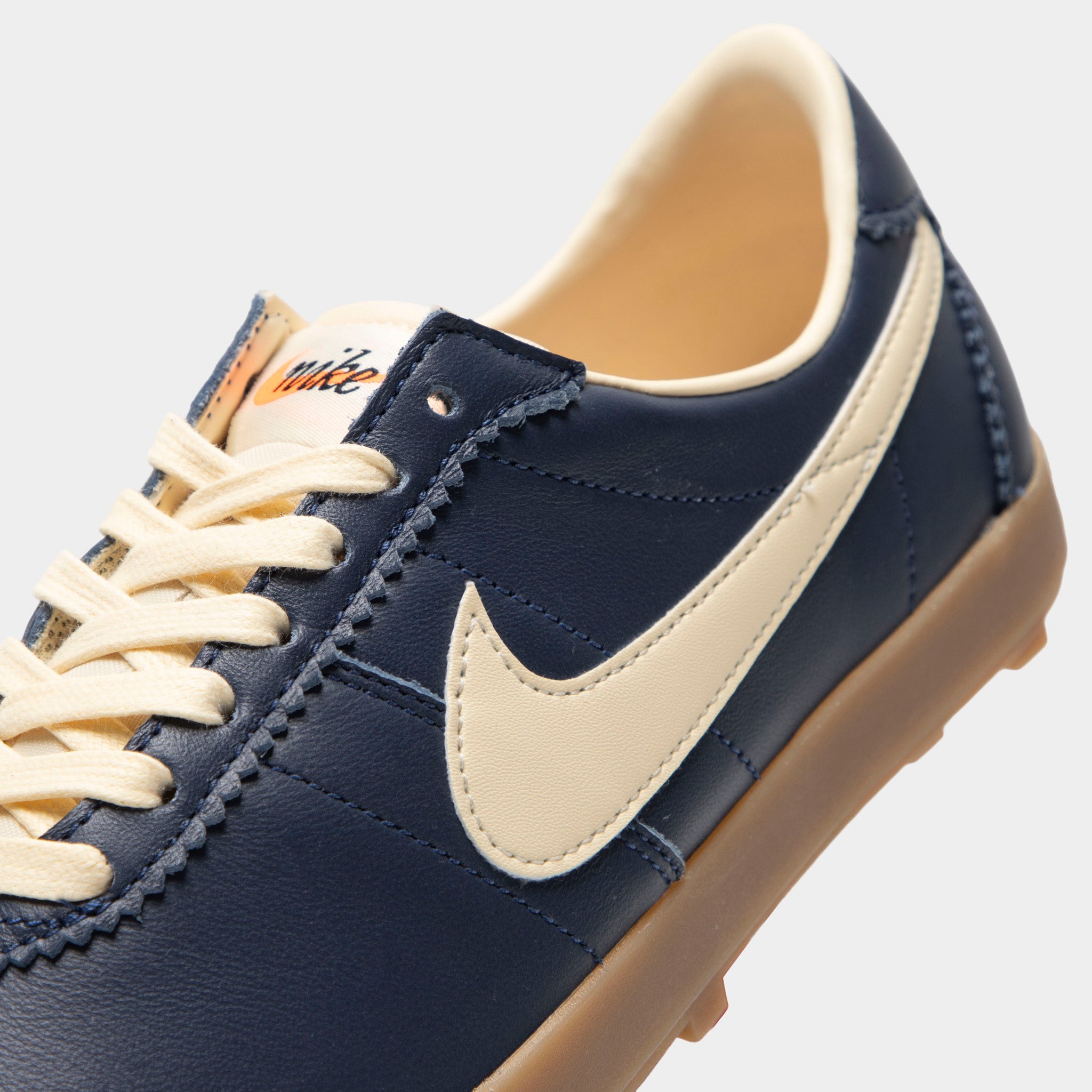 Nike Women's Astrograbber Midnight Navy / Muslin - Gum – JD Sports