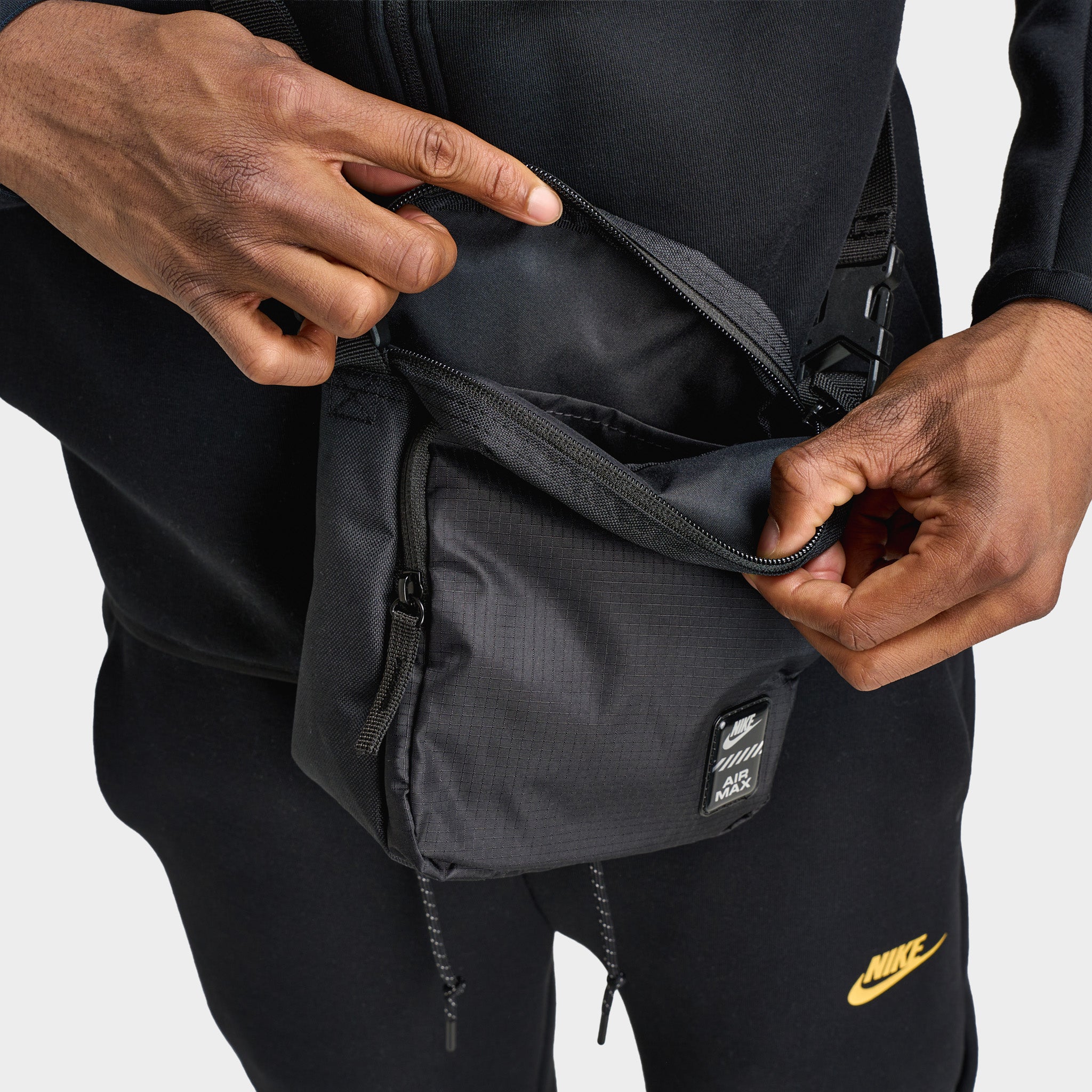 Nike Air Max Heritage Crossbody Bag / Black – JD Sports