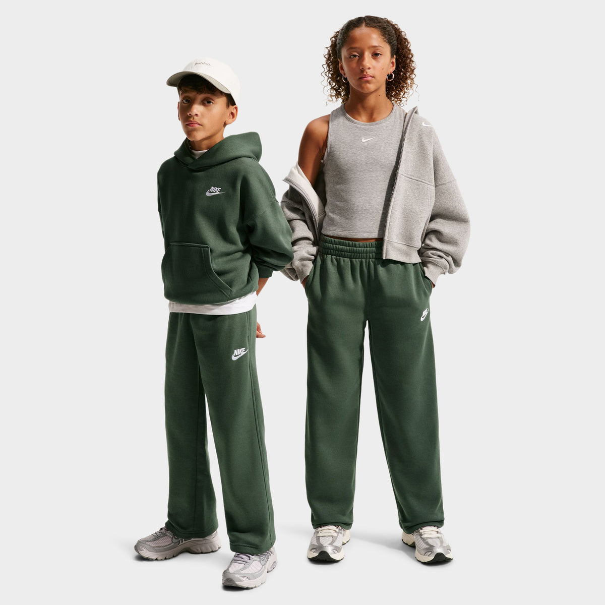 Nike Junior Pantalon en polaire à ourlet Ouvert  / Vert Camouflage