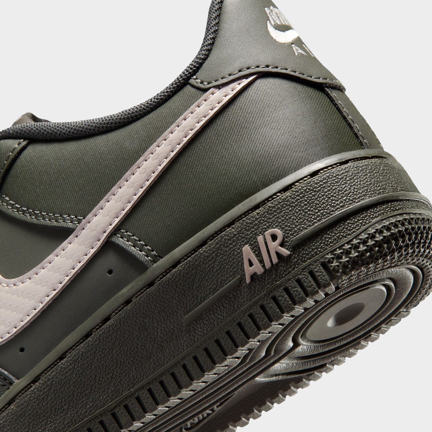 Nike Air Force 1 KI TECH ESS GS Newsprint / College Grey