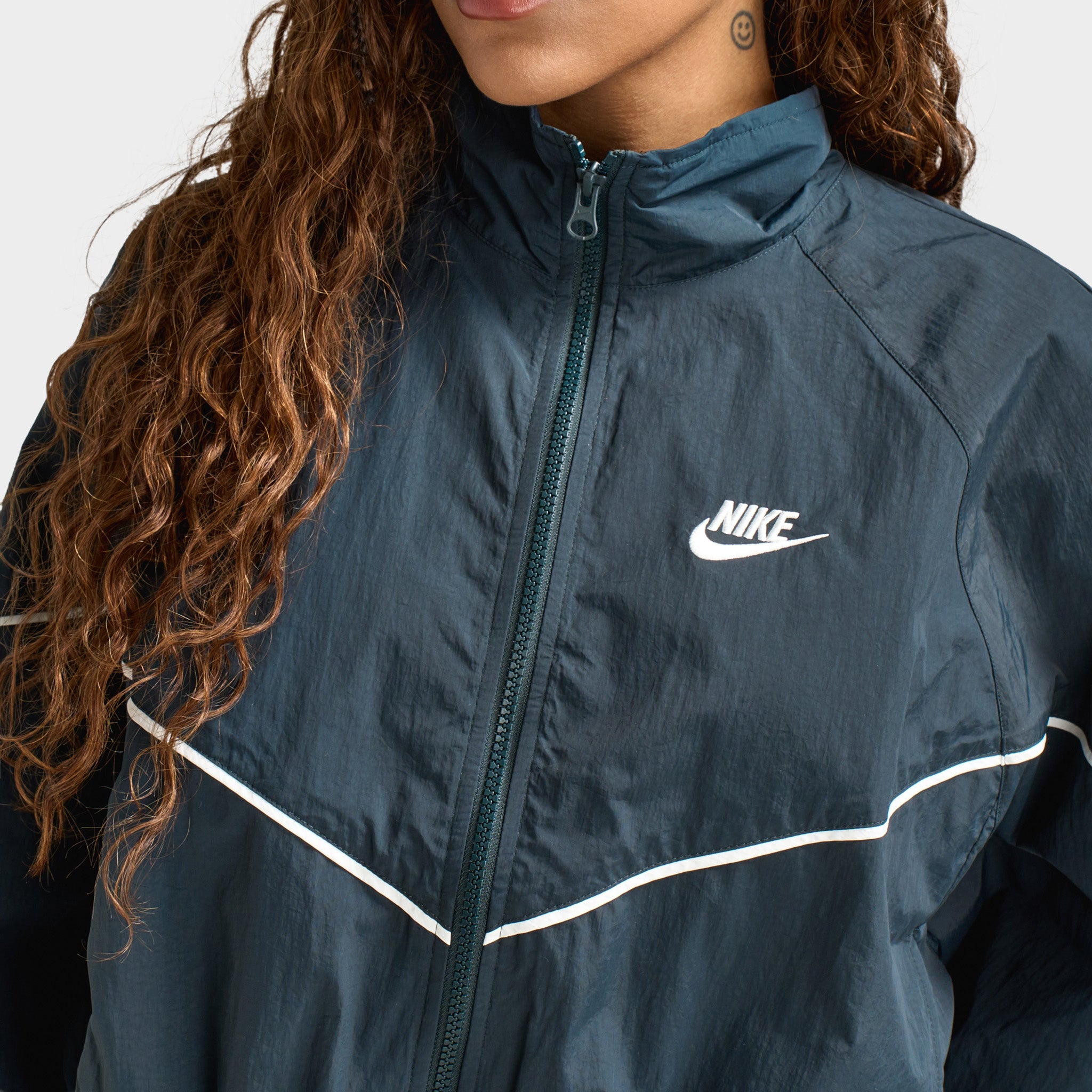 nike windbreaker joggers womens