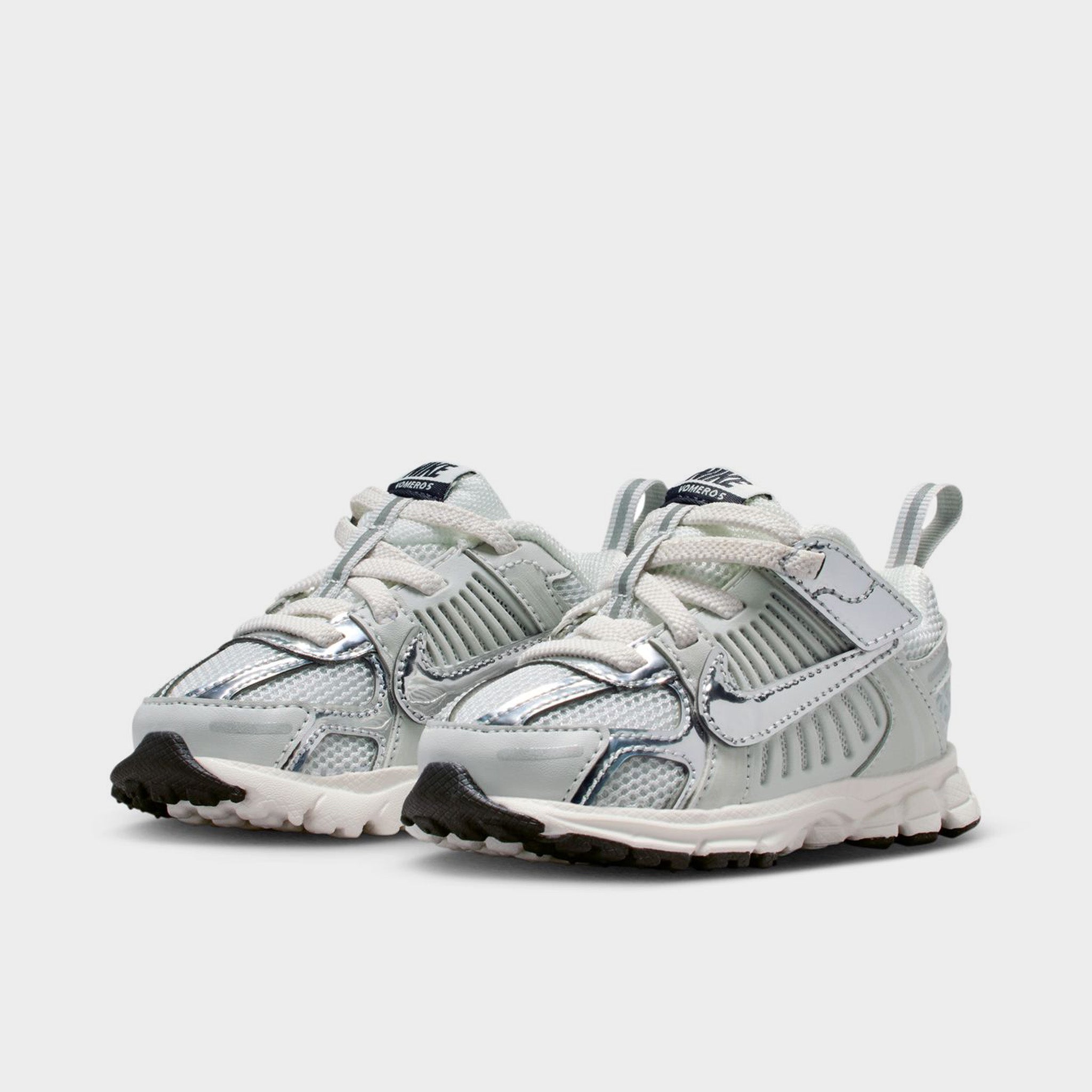 Nike Vomero 5 TD Photon Dust / Chrome Gridiron - Sail – JD Sports