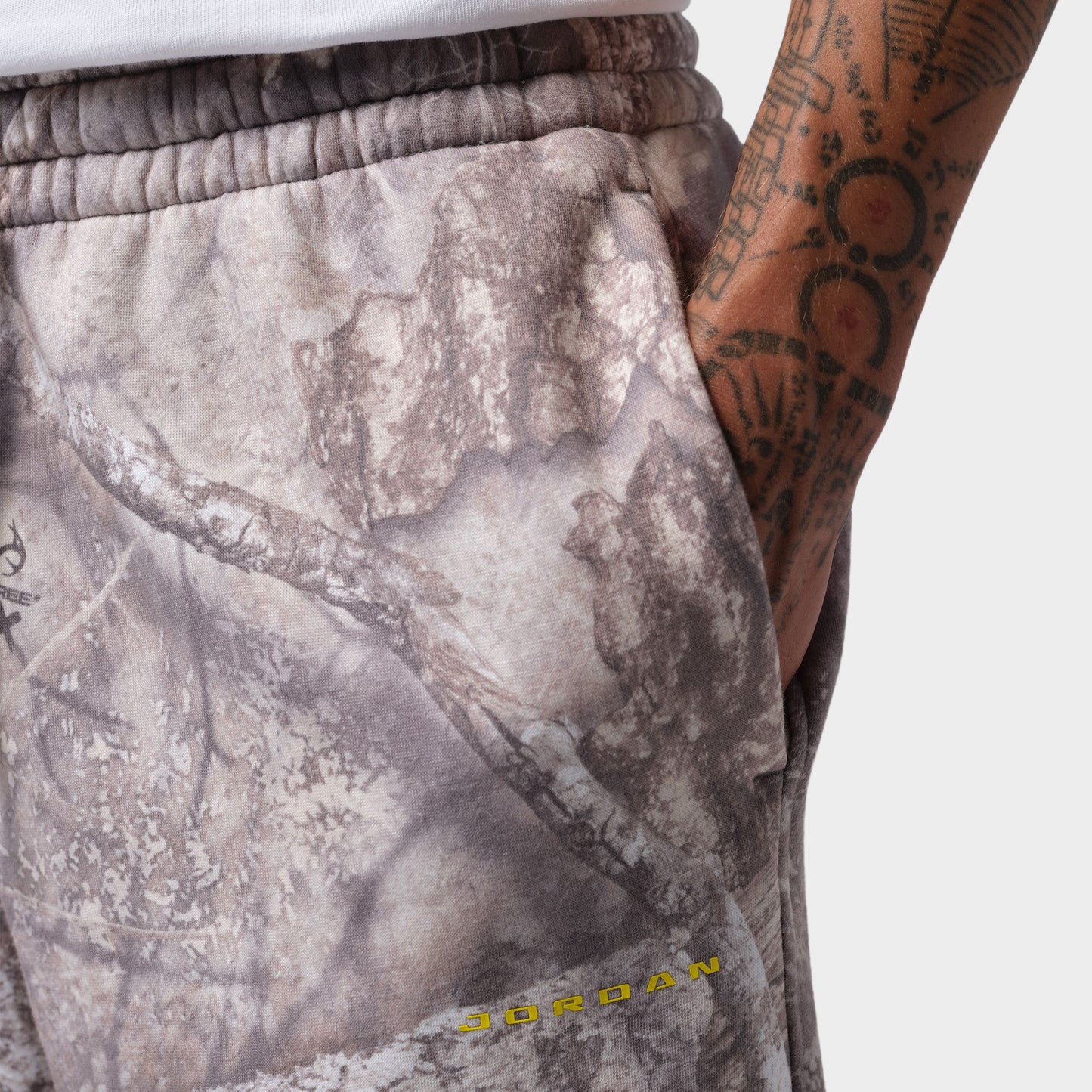 Jordan Brooklyn Realtree Pantalon Polaire à ourlet ouvert Blanc / Citron vif