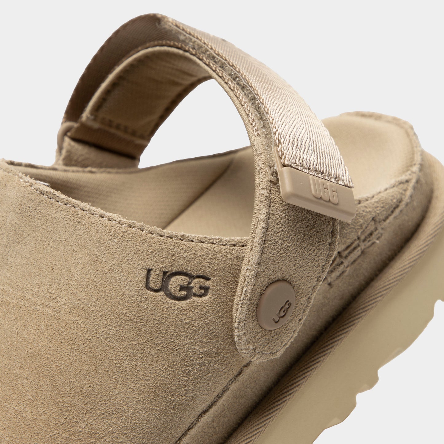 UGG Women's Goldenstar Clog / Sand