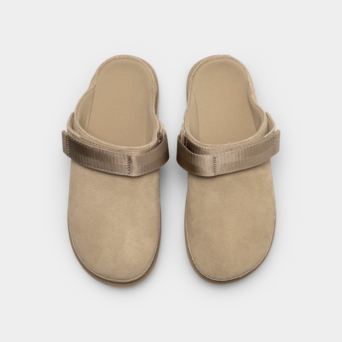 UGG Women's Goldenstar Clog / Sand