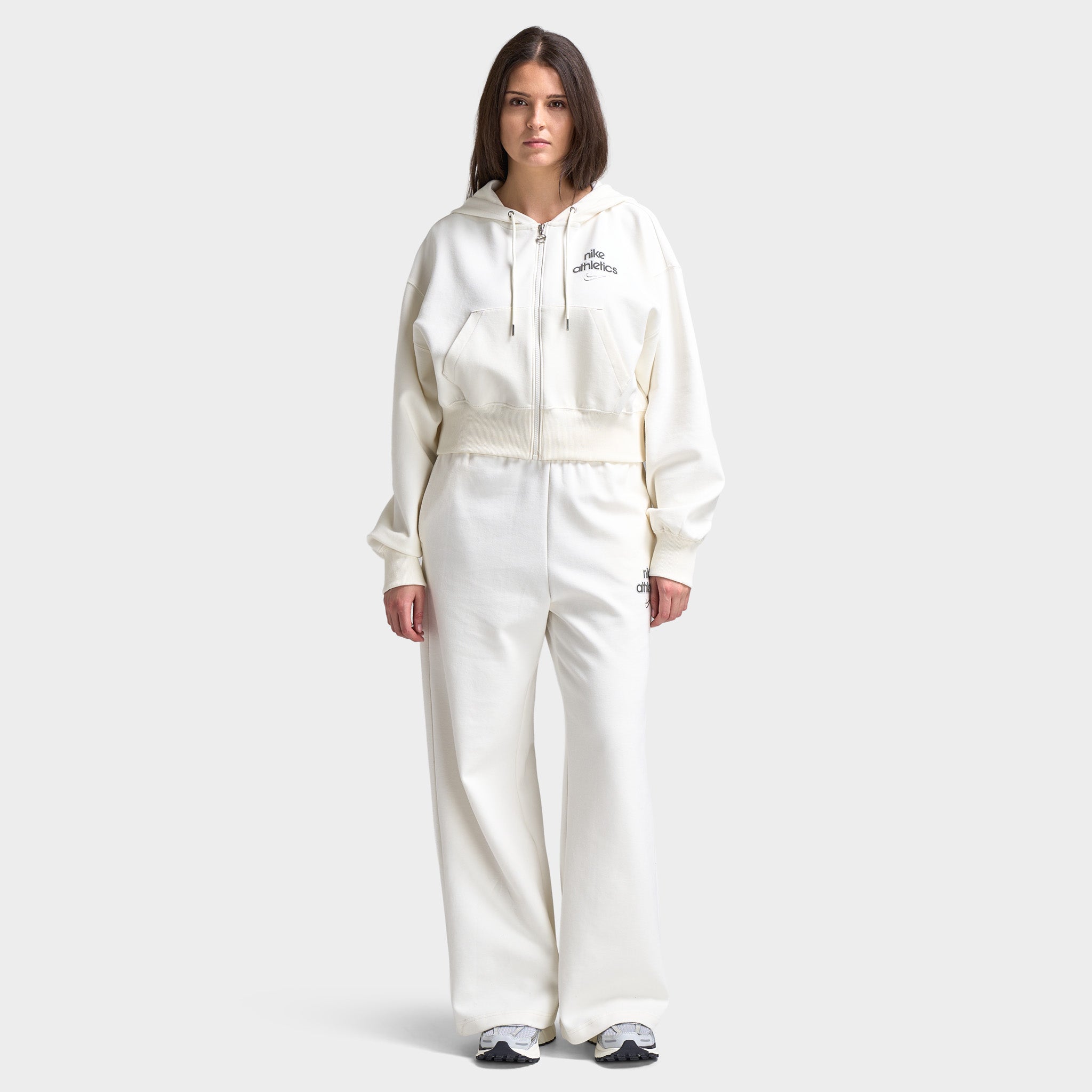 Nike Women's Highrise Pants Wide Leg / Sail – JD Sports