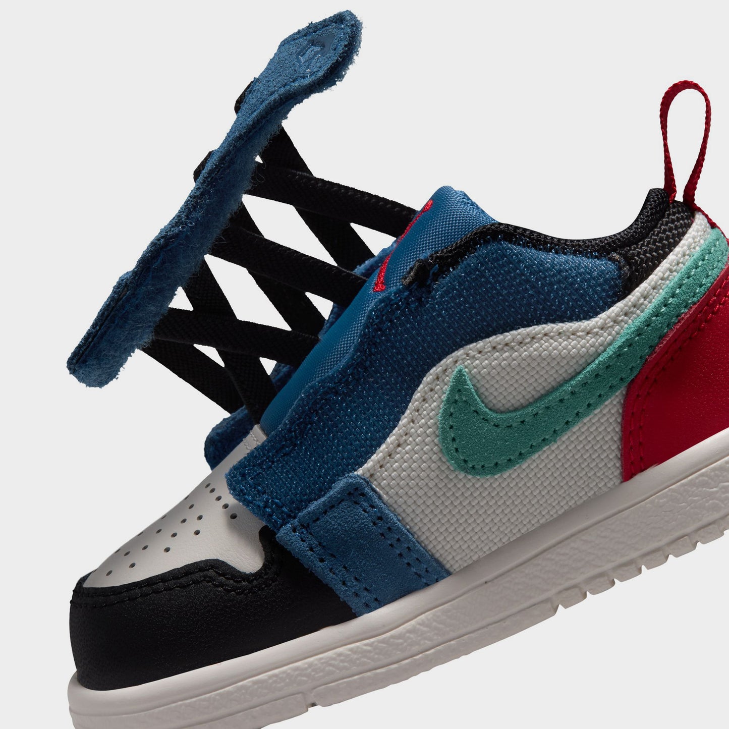 Jordan 1 Low SE TD True Blue / Black - University Red